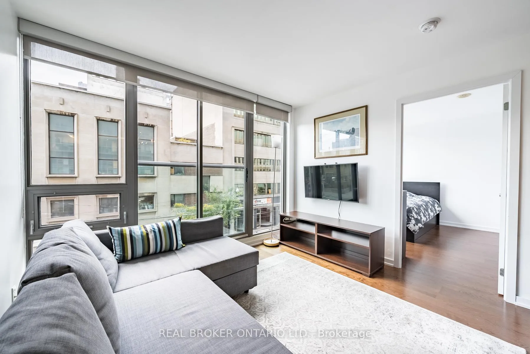 Photo 8 of Unit 308, 33 Lombard Street, Toronto, Church-Yonge Corridor — HOMEH