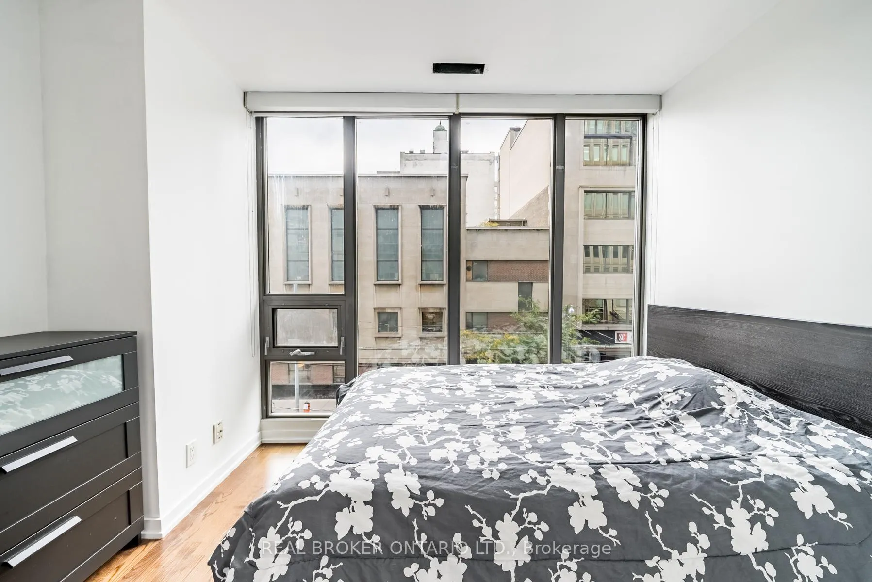 Photo 12 of Unit 308, 33 Lombard Street, Toronto, Church-Yonge Corridor — HOMEH