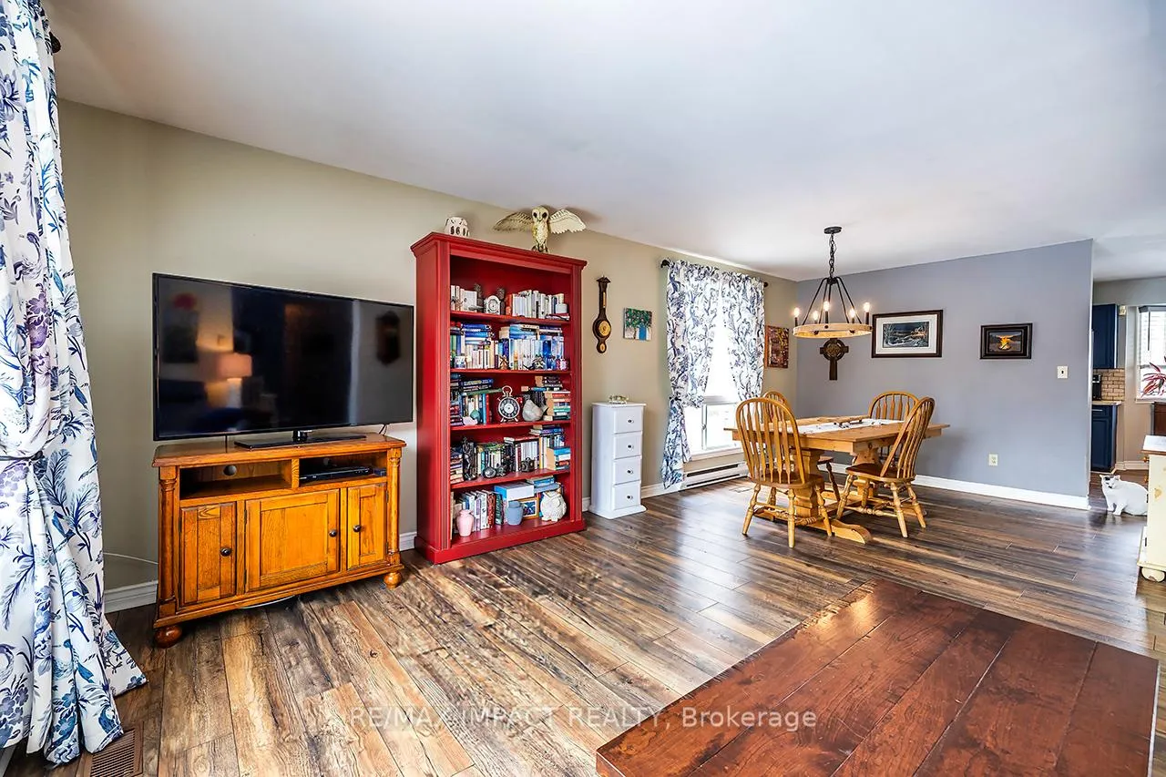 Photo 4 of 8 Brintnell Boulevard, Brighton — HOMEH