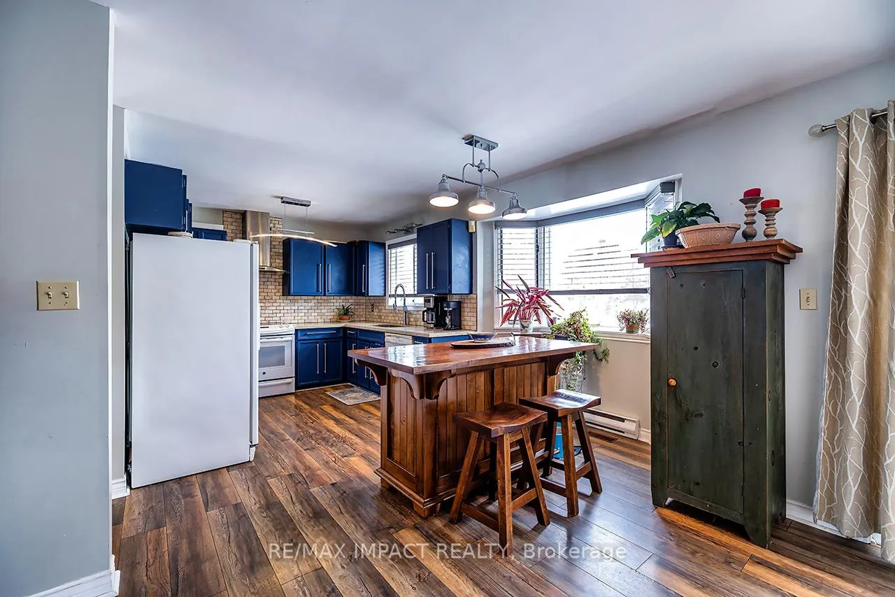 Photo 9 of 8 Brintnell Boulevard, Brighton — HOMEH