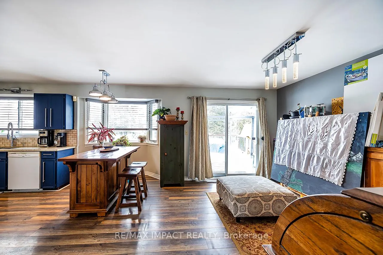 Photo 10 of 8 Brintnell Boulevard, Brighton — HOMEH