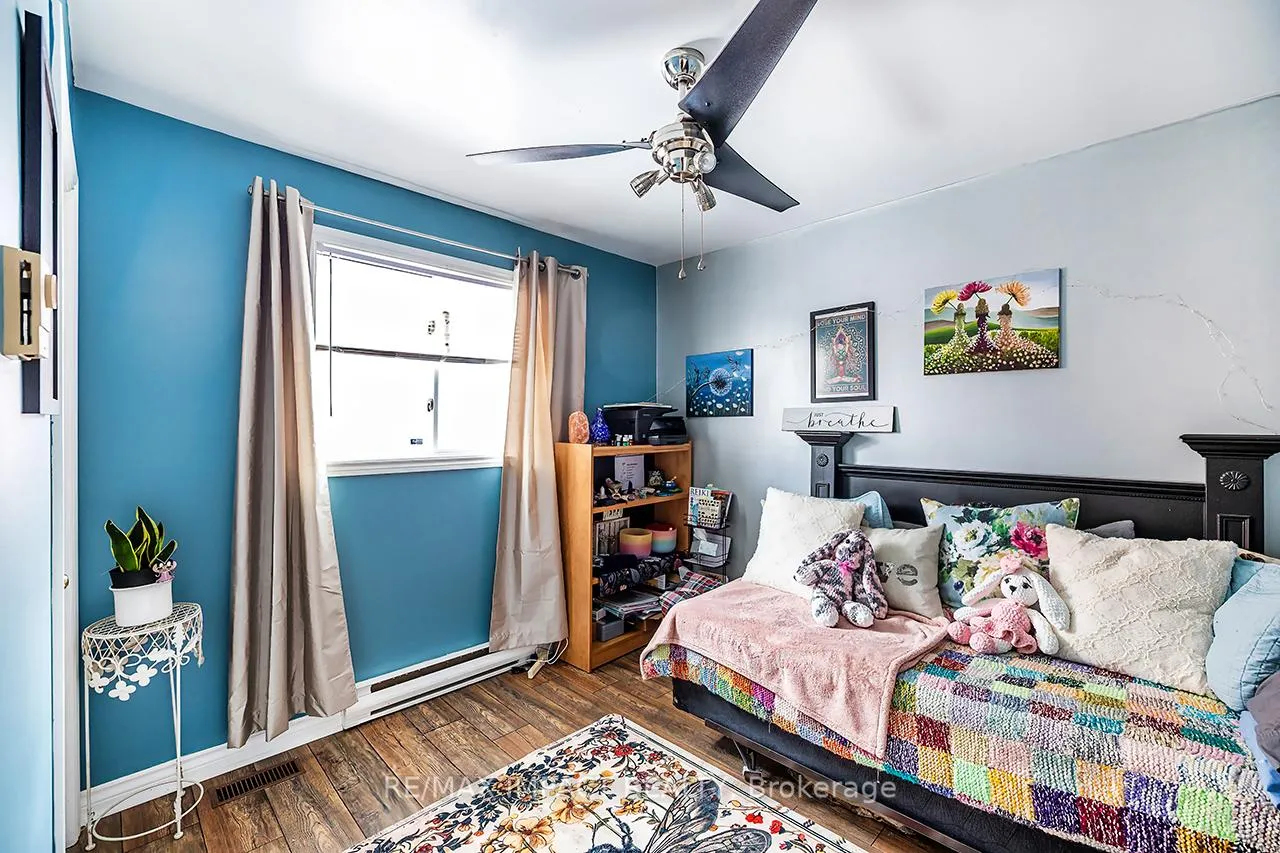 Photo 11 of 8 Brintnell Boulevard, Brighton — HOMEH