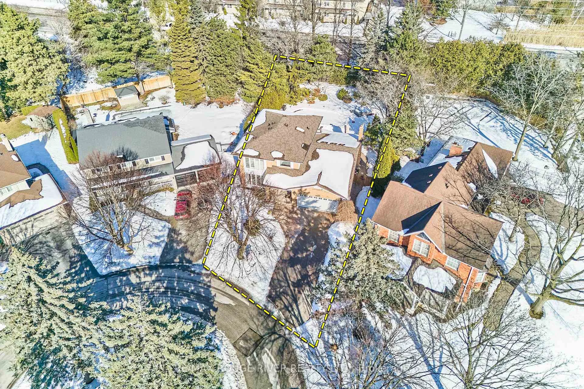 Photo 2 of 1007 Tiffany Circle, Oshawa, Centennial — HOMEH