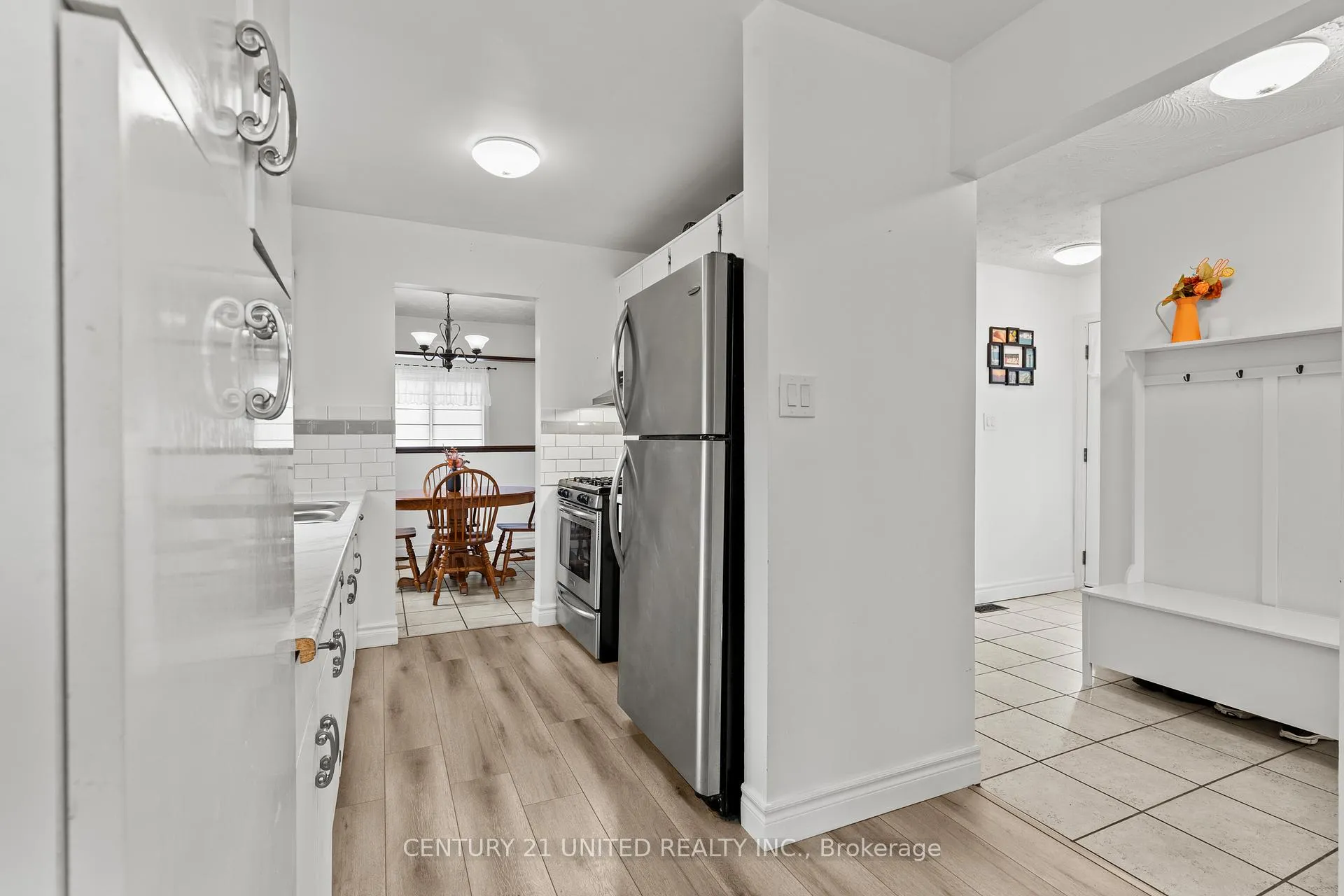 Photo 5 of 6 Elmvale Court, Haldimand — HOMEH