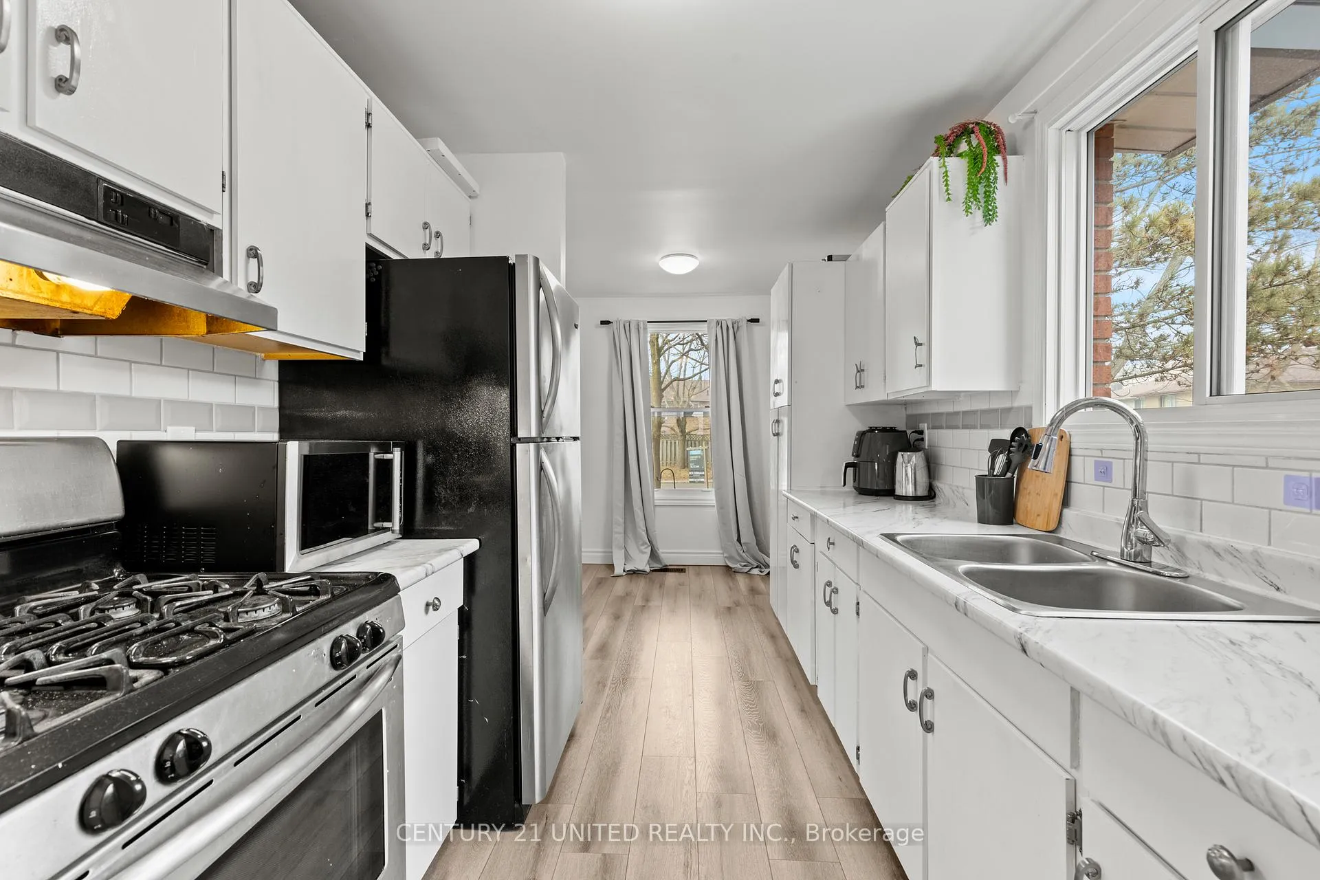 Photo 10 of 6 Elmvale Court, Haldimand — HOMEH