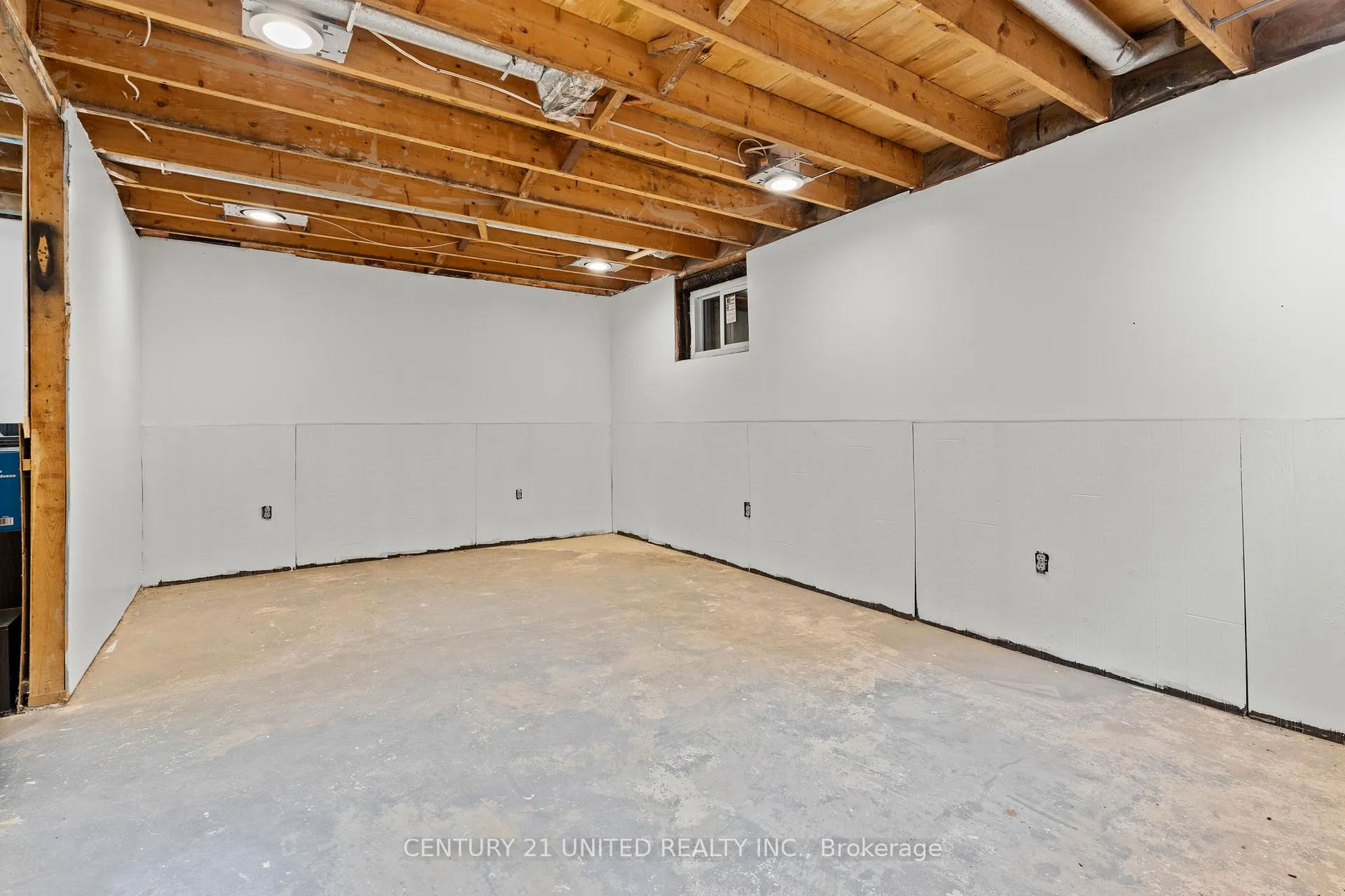 Photo 22 of 6 Elmvale Court, Haldimand — HOMEH