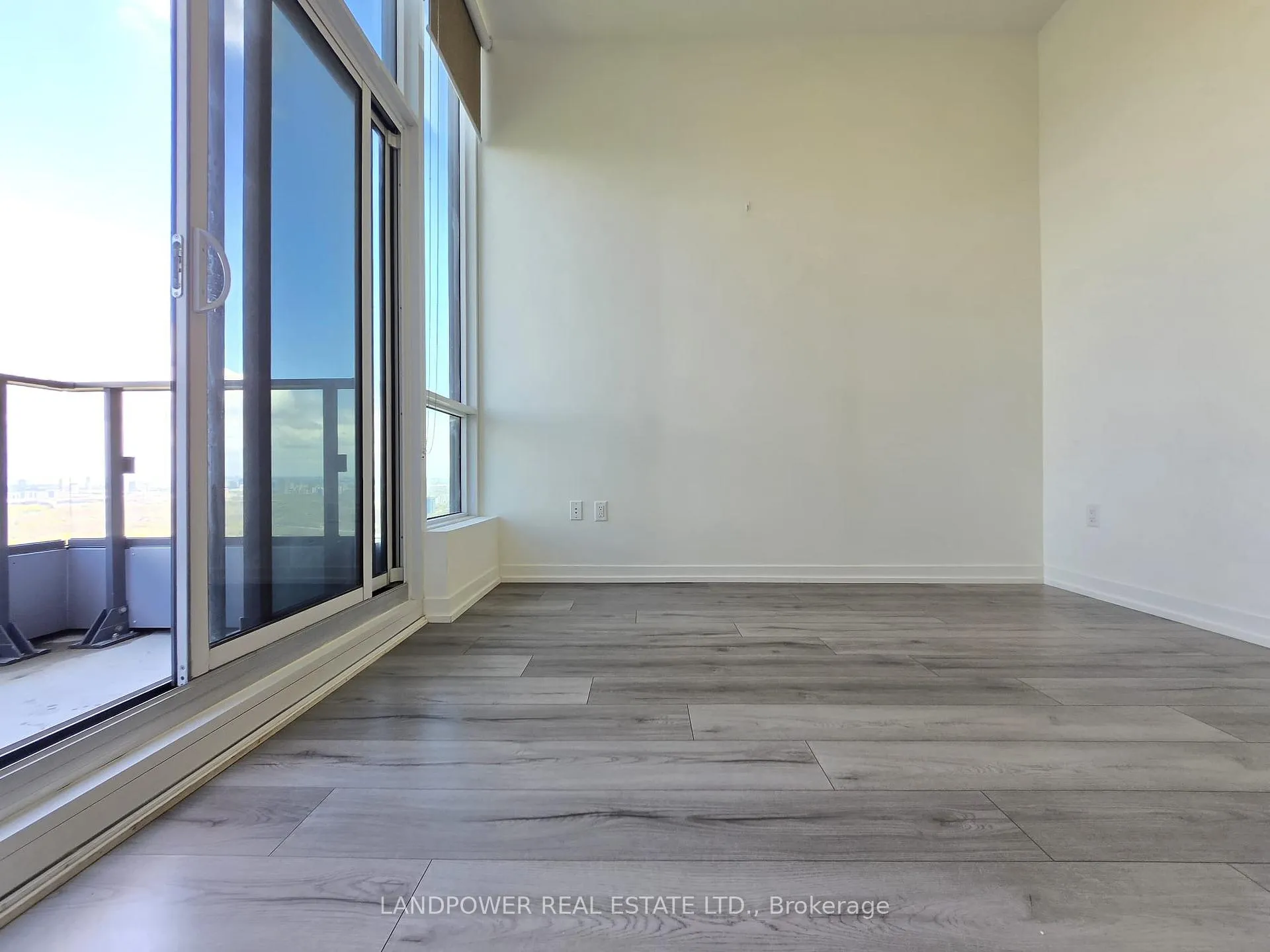 Photo 7 of Unit 5505, 395 Bloor Street E, Toronto, North St. James Town — HOMEH