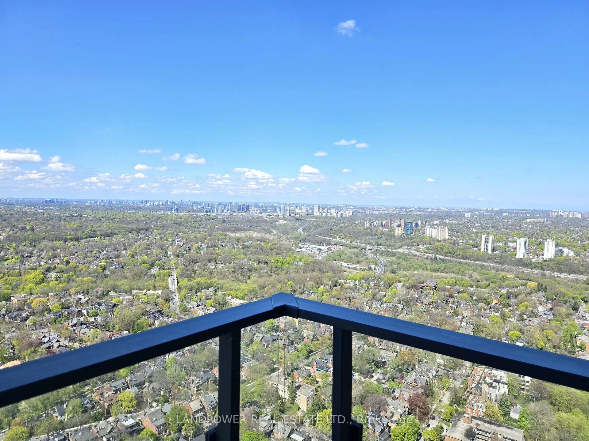 Photo 8 of Unit 5505, 395 Bloor Street E, Toronto, North St. James Town — HOMEH