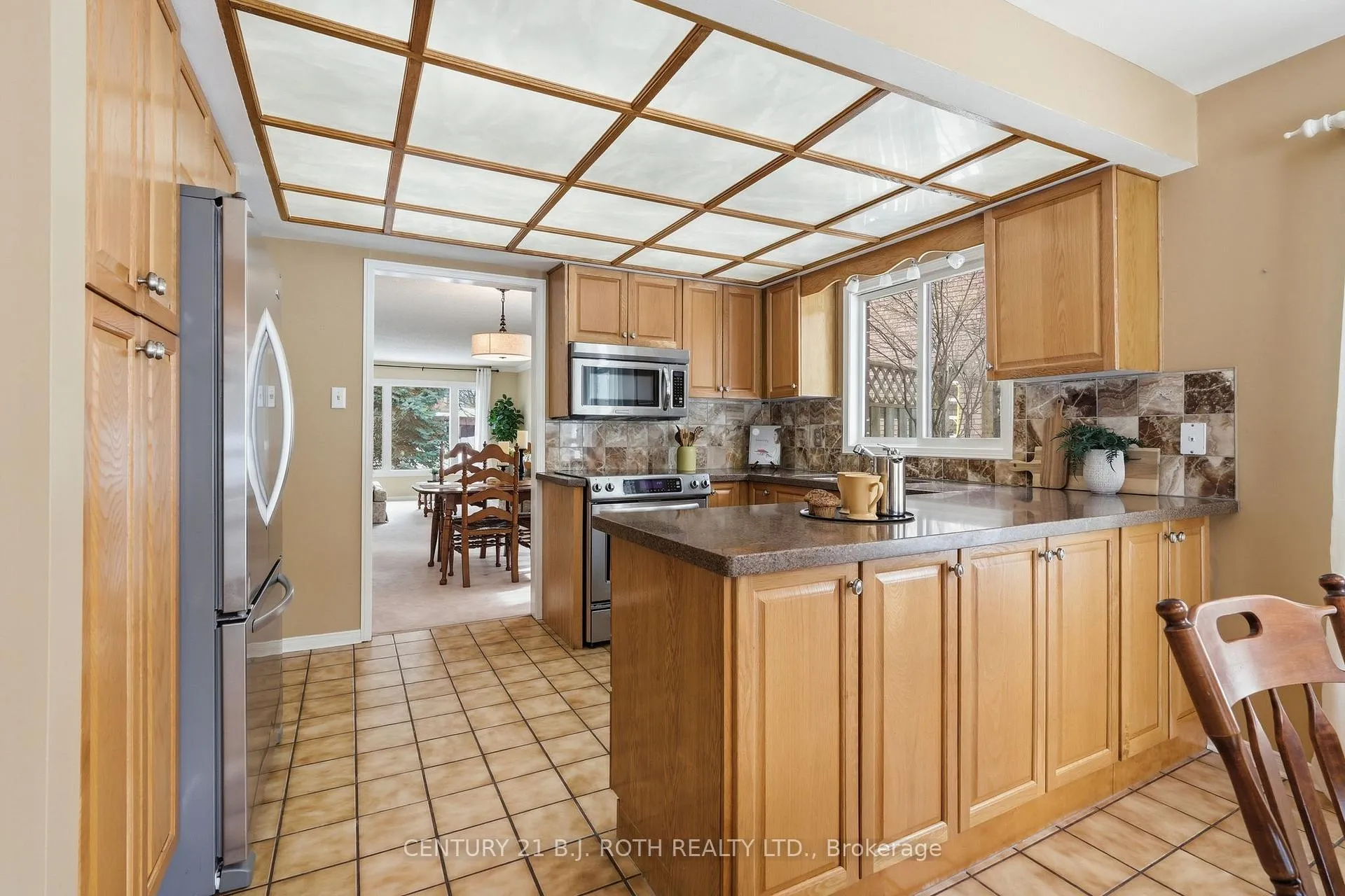 Photo 13 of 25 Autumn Lane, Barrie, Allandale Heights — HOMEH