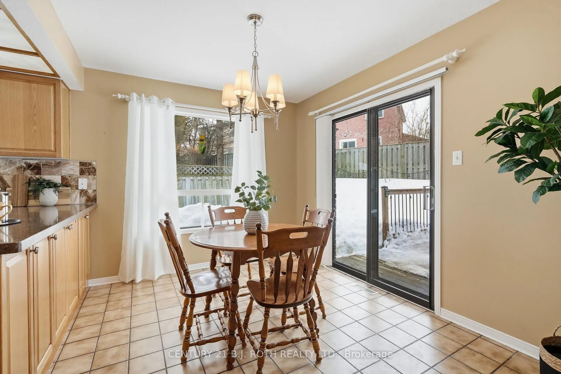 Photo 14 of 25 Autumn Lane, Barrie, Allandale Heights — HOMEH