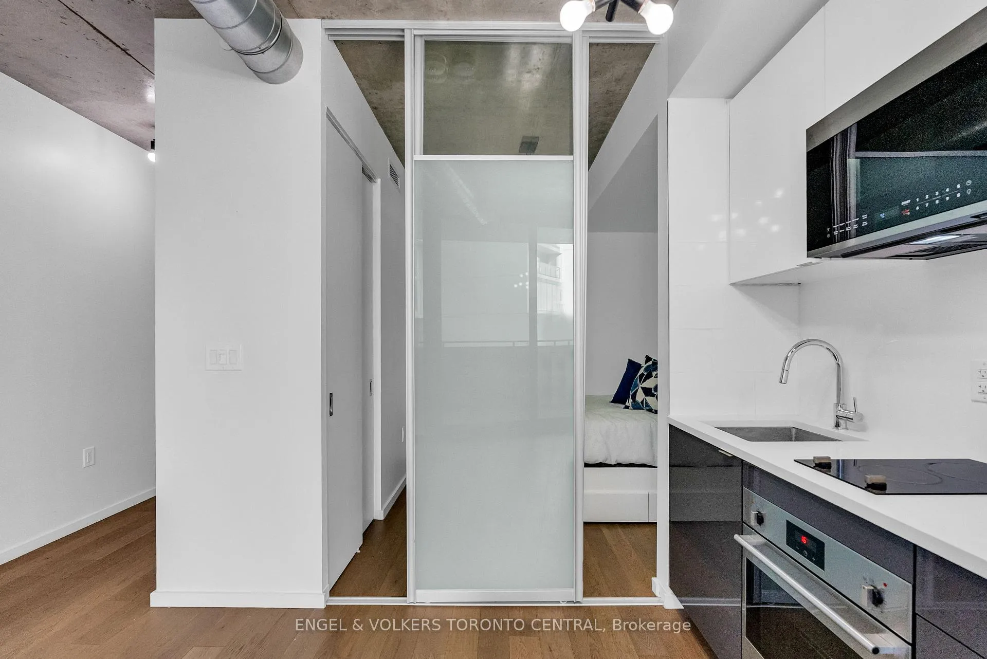 Photo 4 of Unit 310, 21 Lawren Harris Square, Toronto, Waterfront Communities — HOMEH