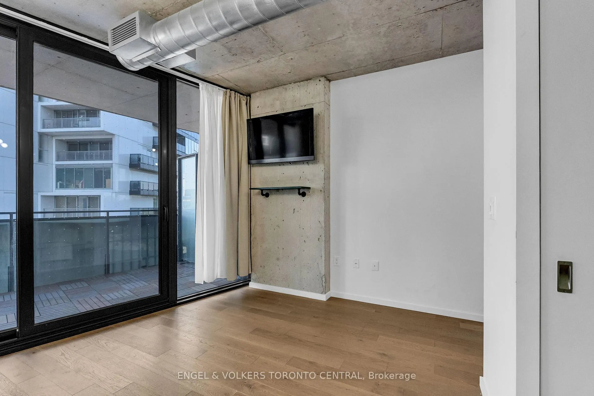 Photo 5 of Unit 310, 21 Lawren Harris Square, Toronto, Waterfront Communities — HOMEH