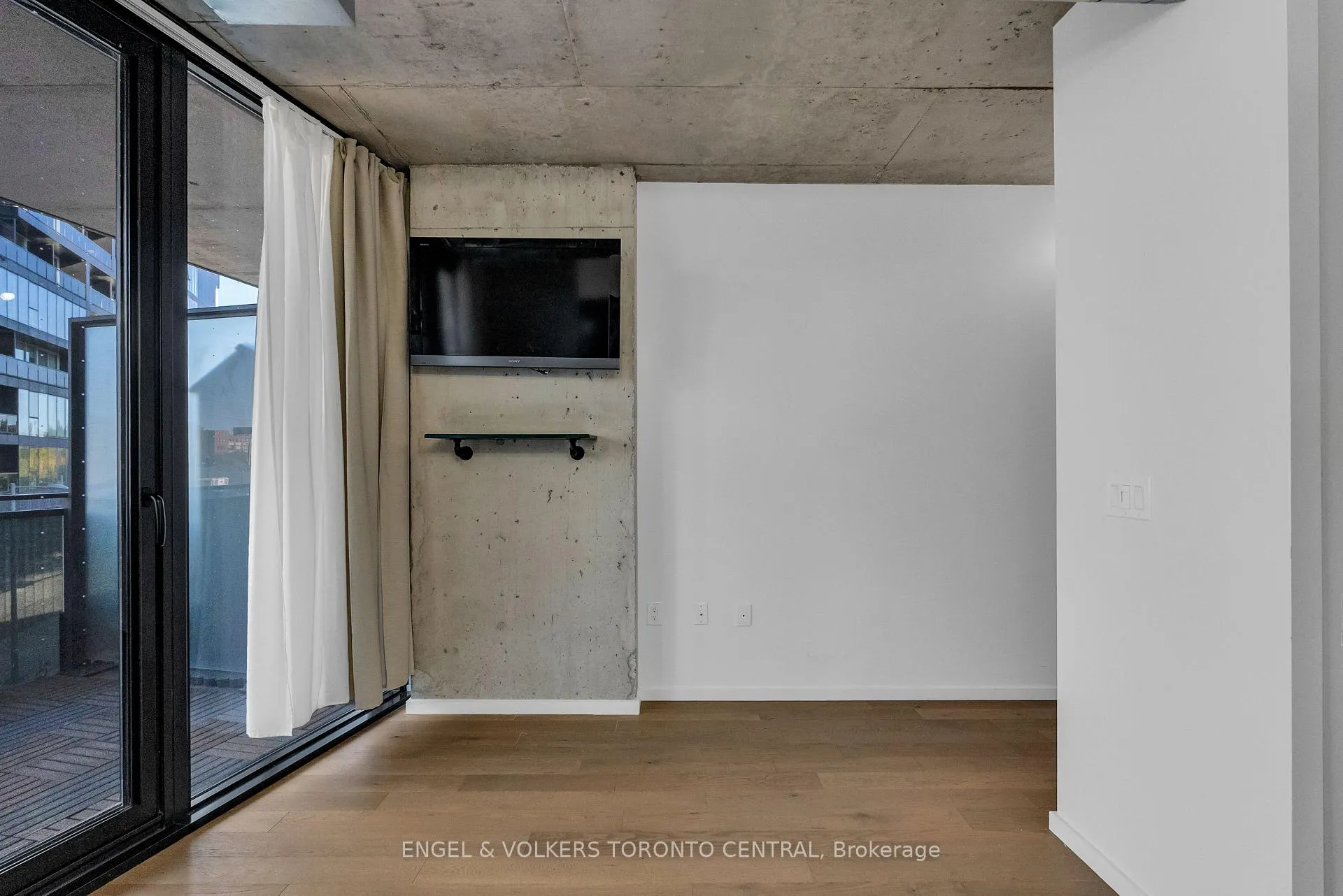 Photo 7 of Unit 310, 21 Lawren Harris Square, Toronto, Waterfront Communities — HOMEH