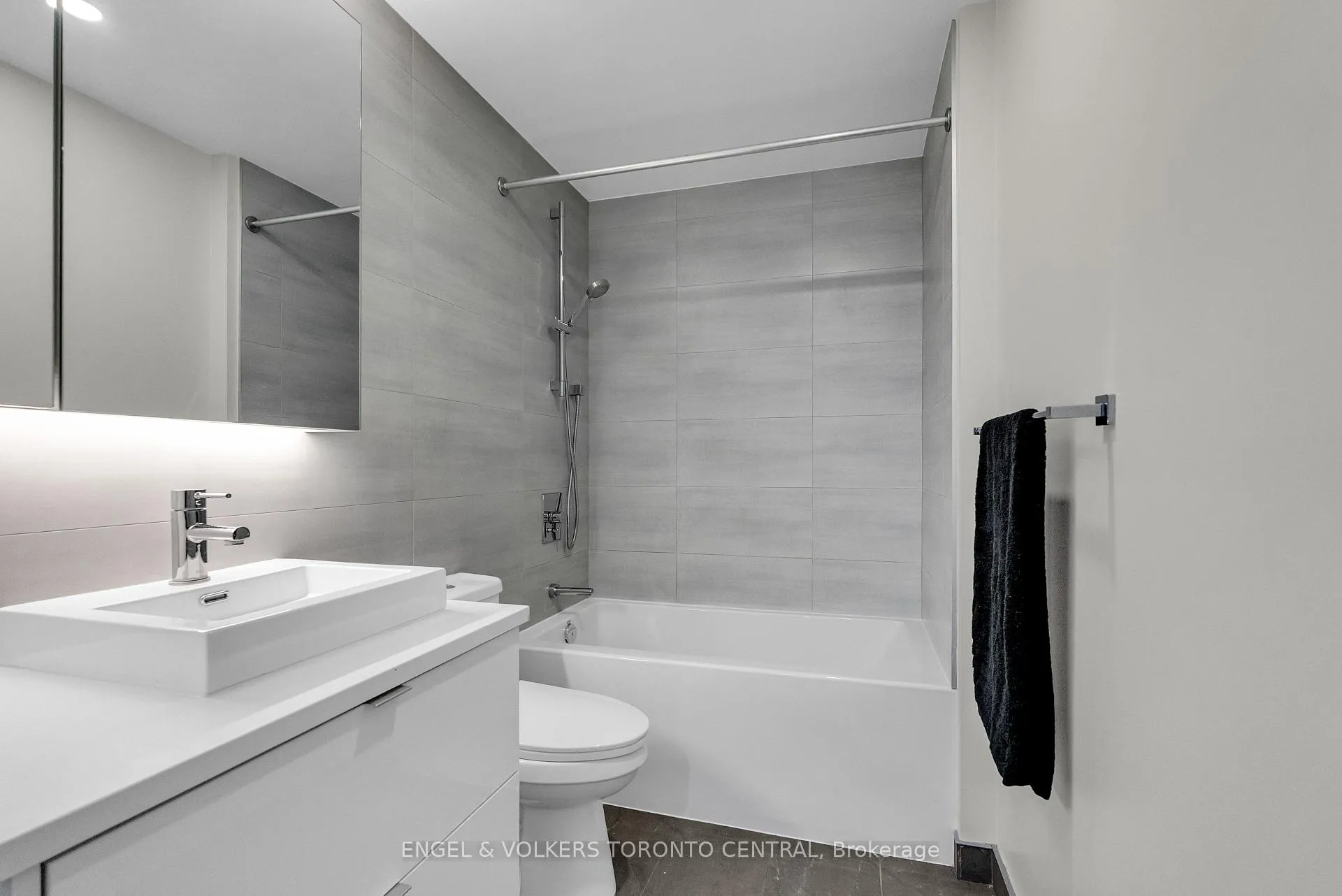 Photo 10 of Unit 310, 21 Lawren Harris Square, Toronto, Waterfront Communities — HOMEH