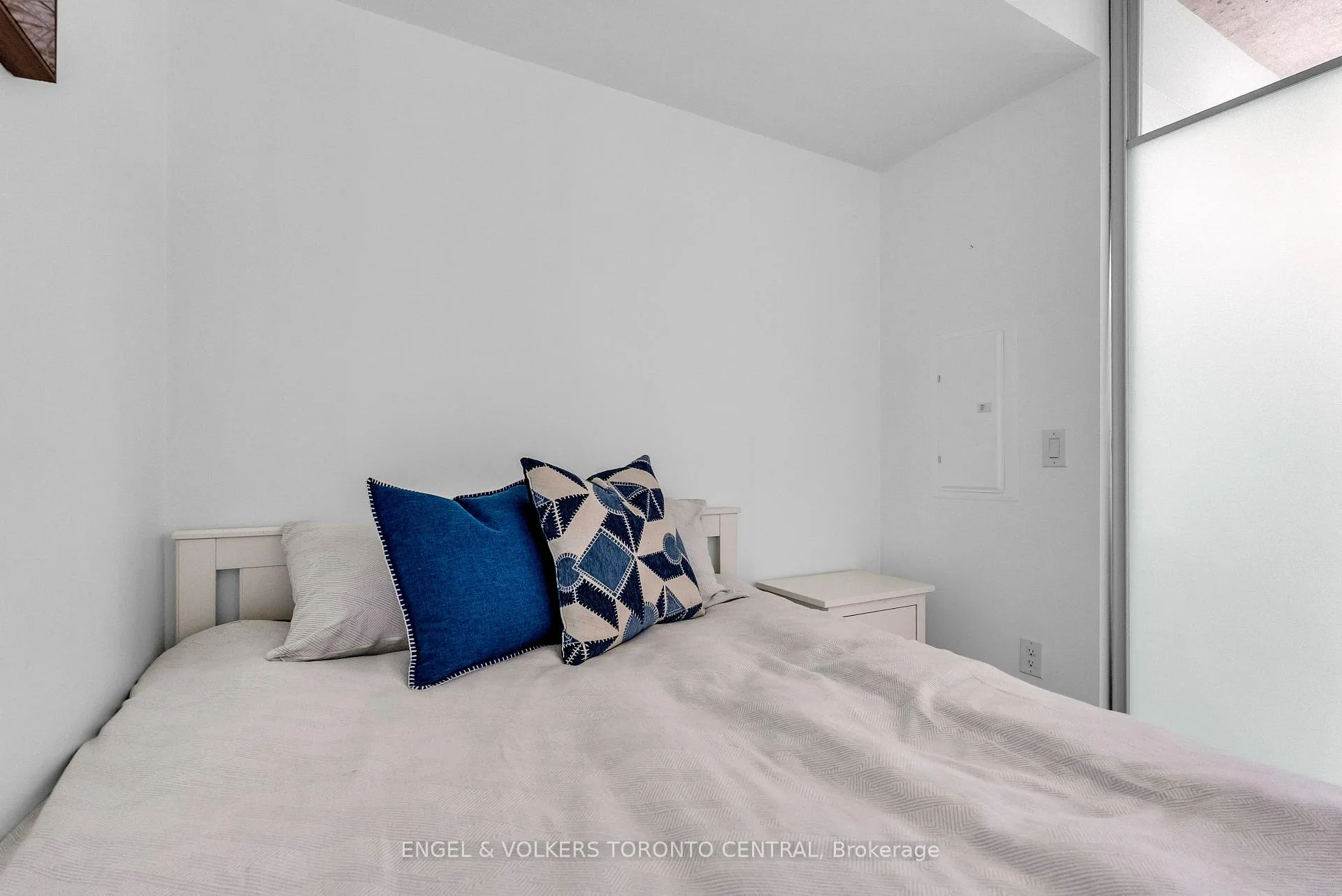 Photo 11 of Unit 310, 21 Lawren Harris Square, Toronto, Waterfront Communities — HOMEH