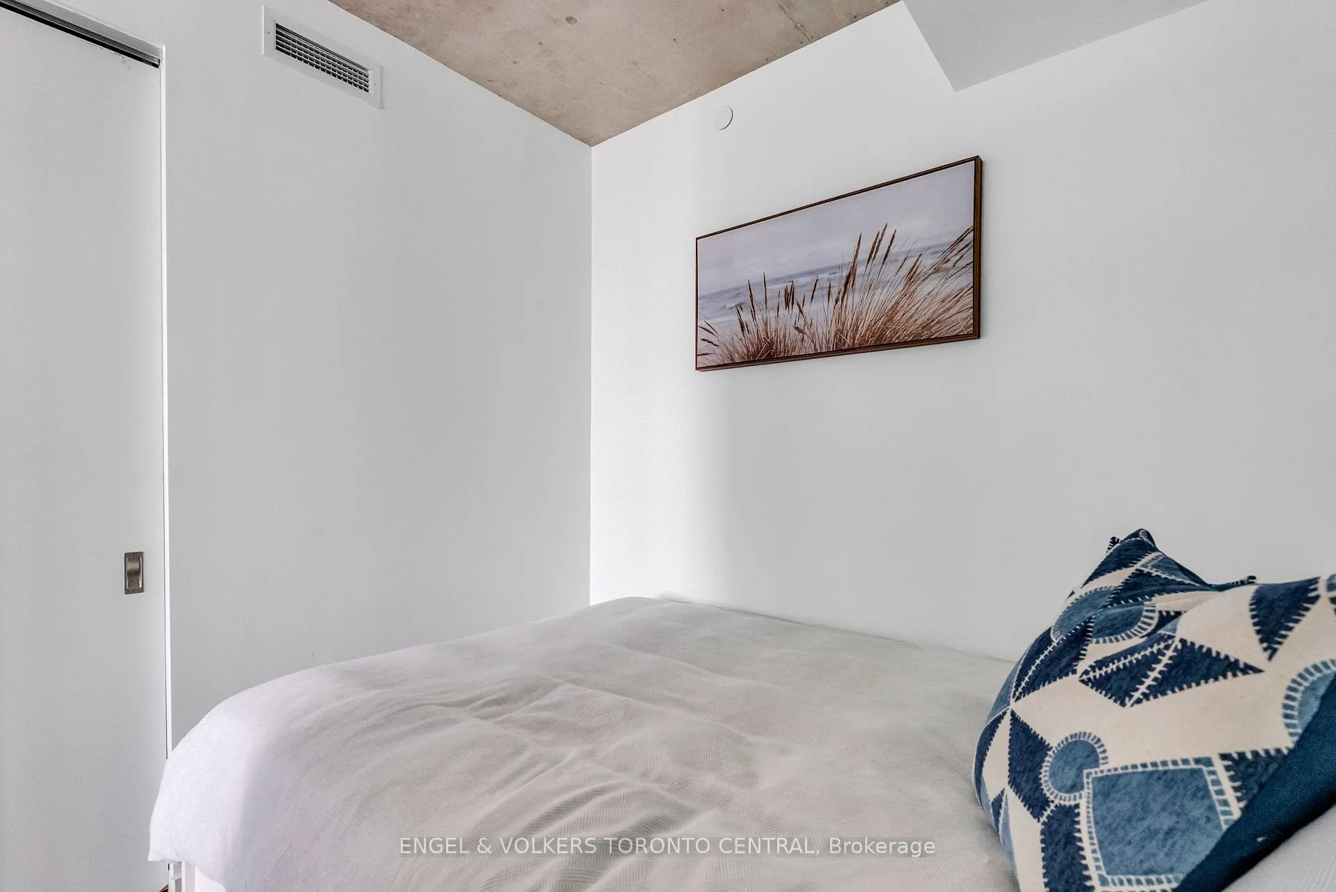 Photo 13 of Unit 310, 21 Lawren Harris Square, Toronto, Waterfront Communities — HOMEH