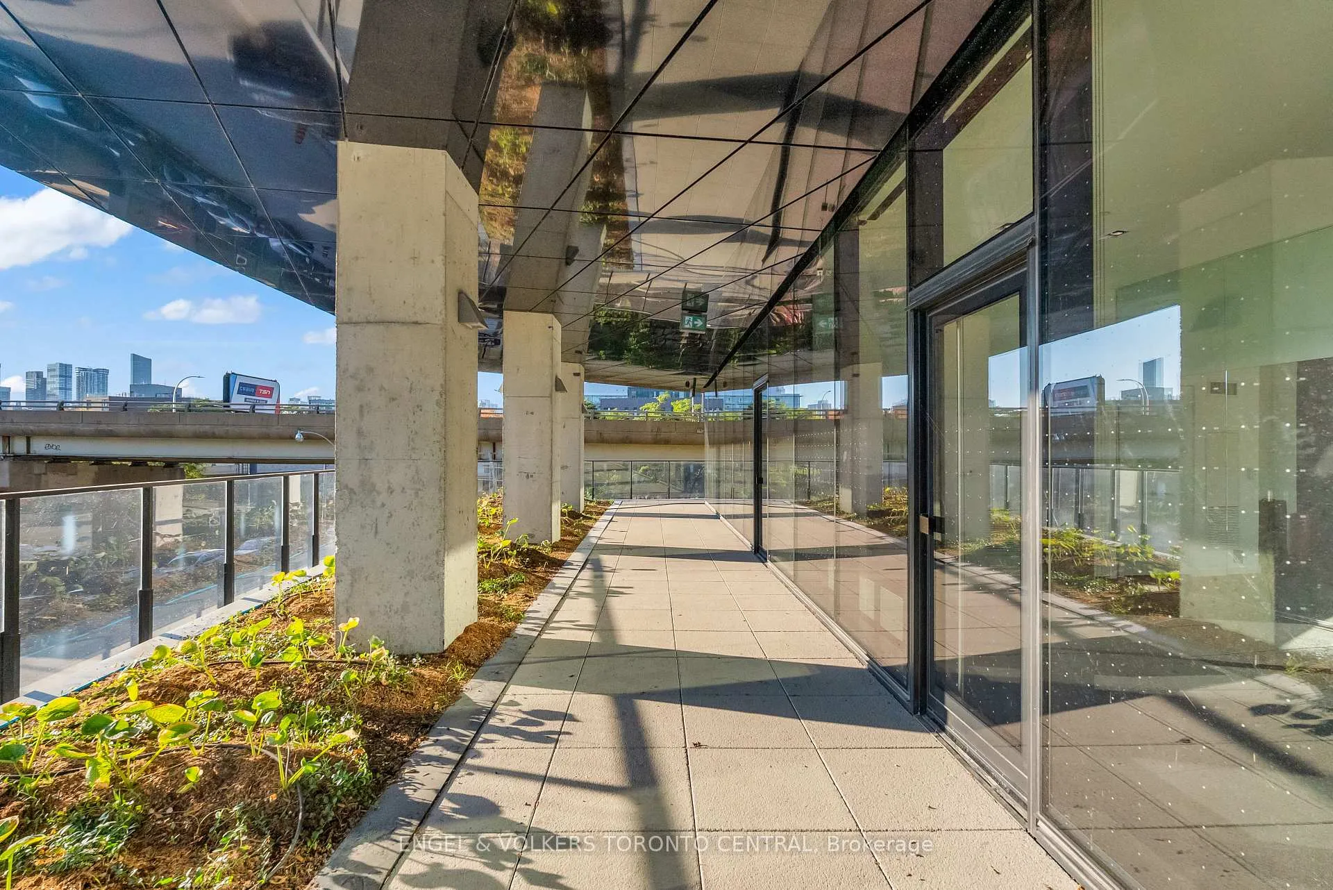 Photo 17 of Unit 310, 21 Lawren Harris Square, Toronto, Waterfront Communities — HOMEH