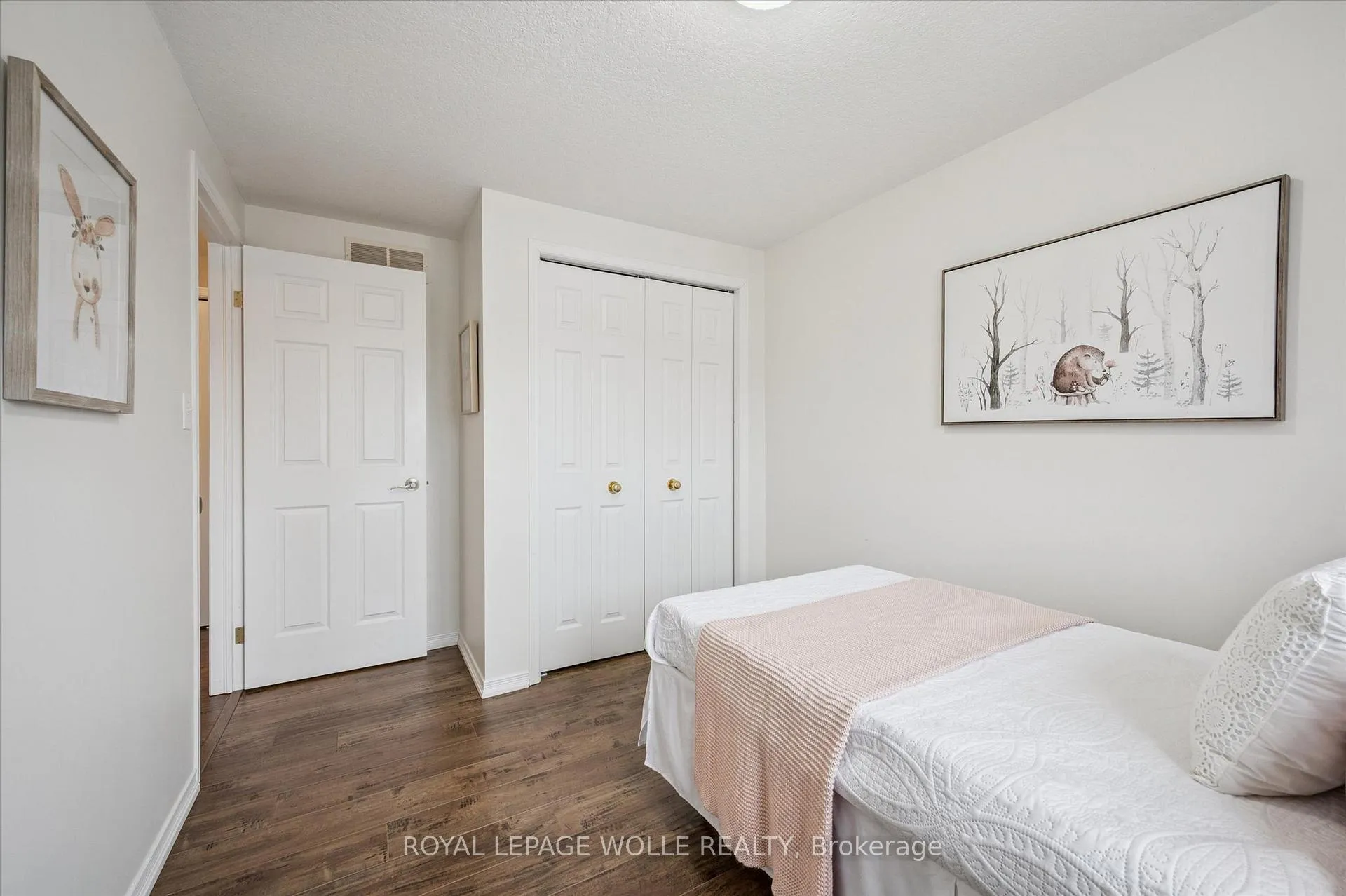 Photo 20 of 54 Madeleine Street, Kitchener, Huron Park — HOMEH
