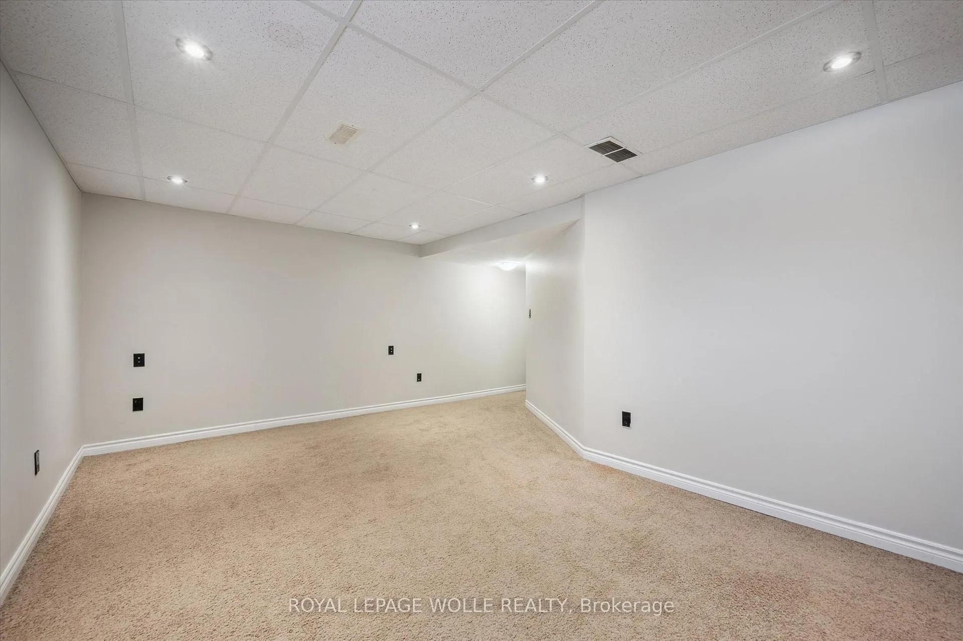 Photo 23 of 54 Madeleine Street, Kitchener, Huron Park — HOMEH