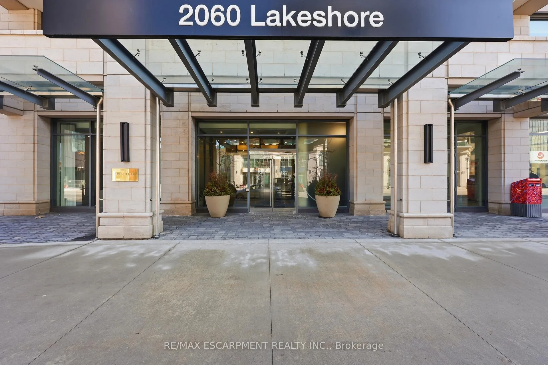 Photo 3 of Unit 1102, 2060 Lakeshore Road, Burlington, Brant — HOMEH