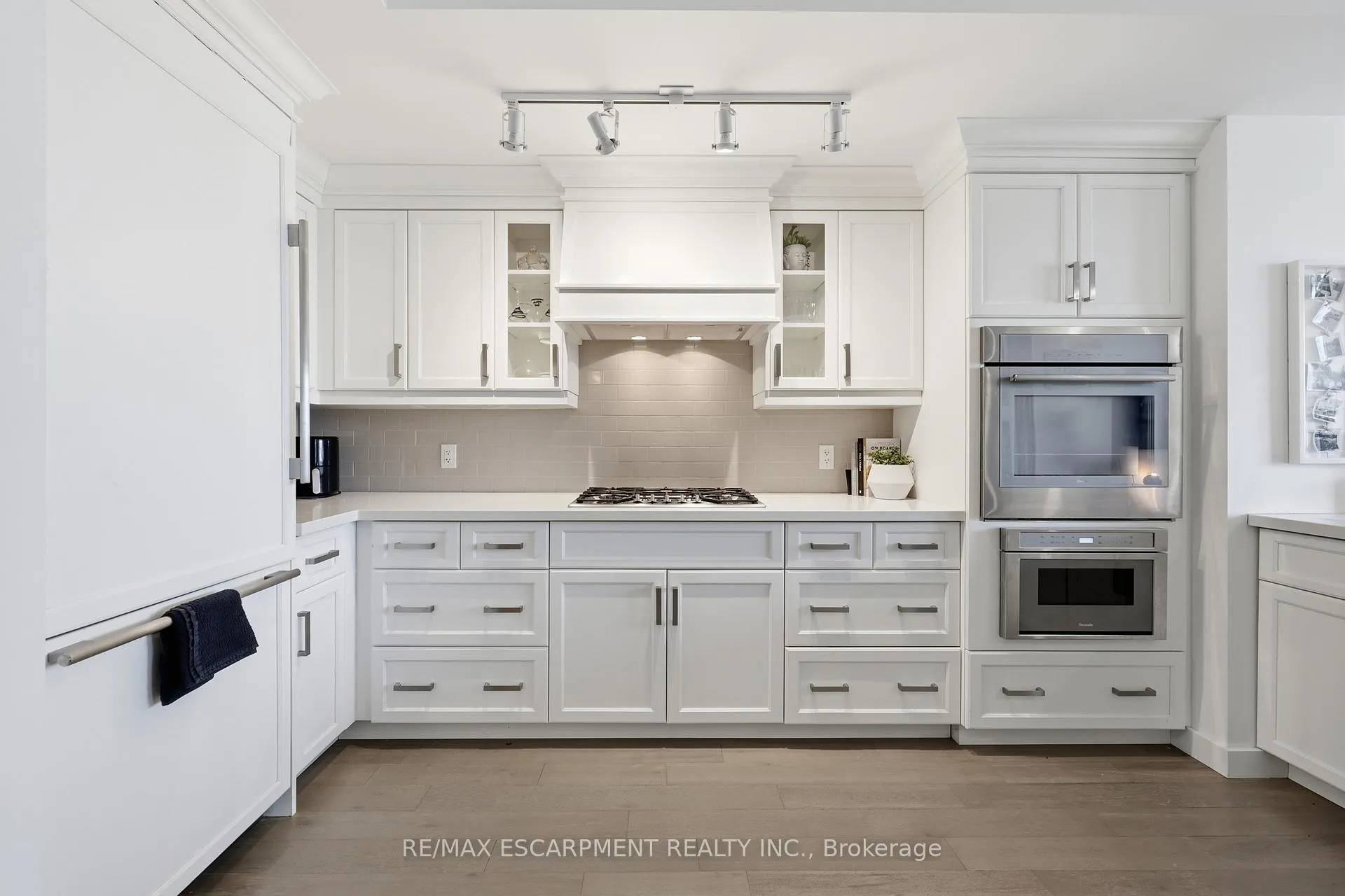 Photo 8 of Unit 1102, 2060 Lakeshore Road, Burlington, Brant — HOMEH