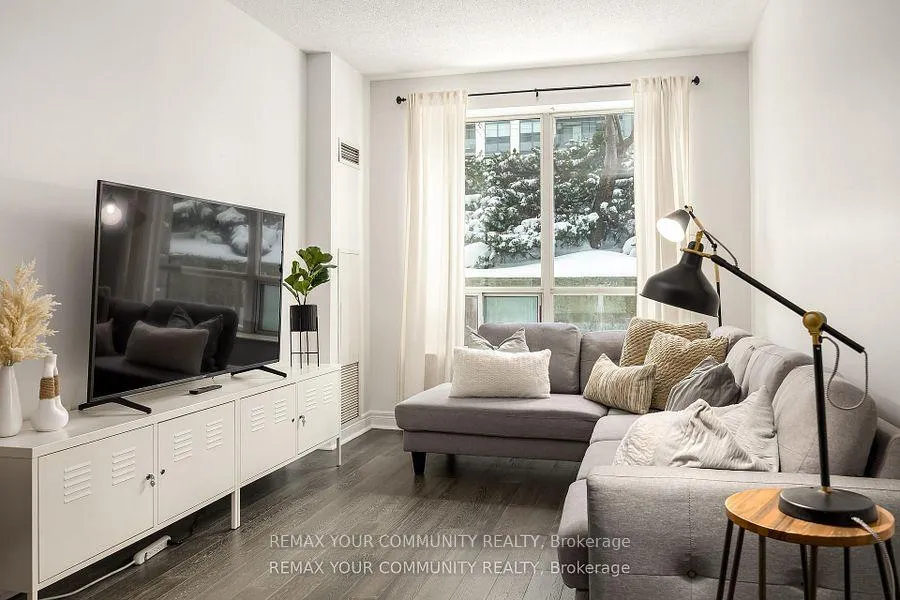 Photo 4 of Unit 111, 48 Suncrest Boulevard, Markham, Commerce Valley — HOMEH