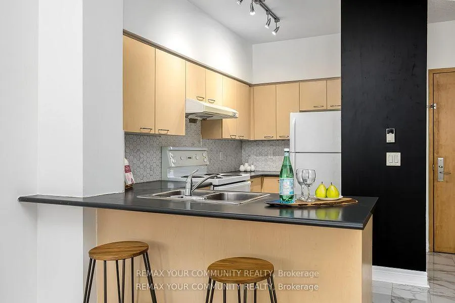 Photo 11 of Unit 111, 48 Suncrest Boulevard, Markham, Commerce Valley — HOMEH