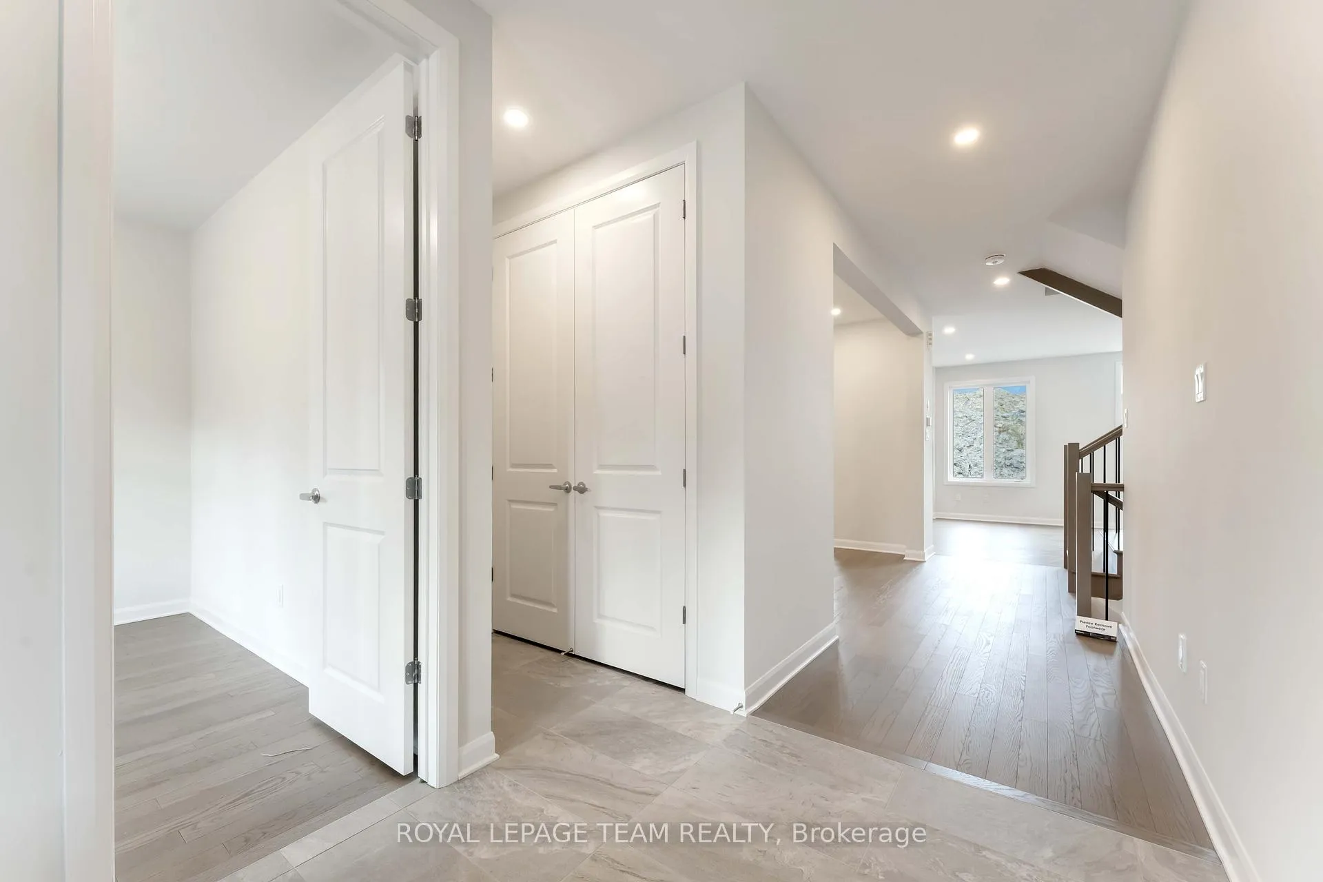 Photo 2 of 634 Bridgeport Avenue, Ottawa, Mahogany Community — HOMEH