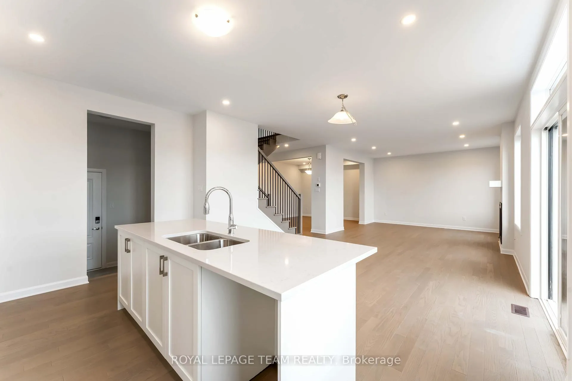 Photo 9 of 634 Bridgeport Avenue, Ottawa, Mahogany Community — HOMEH