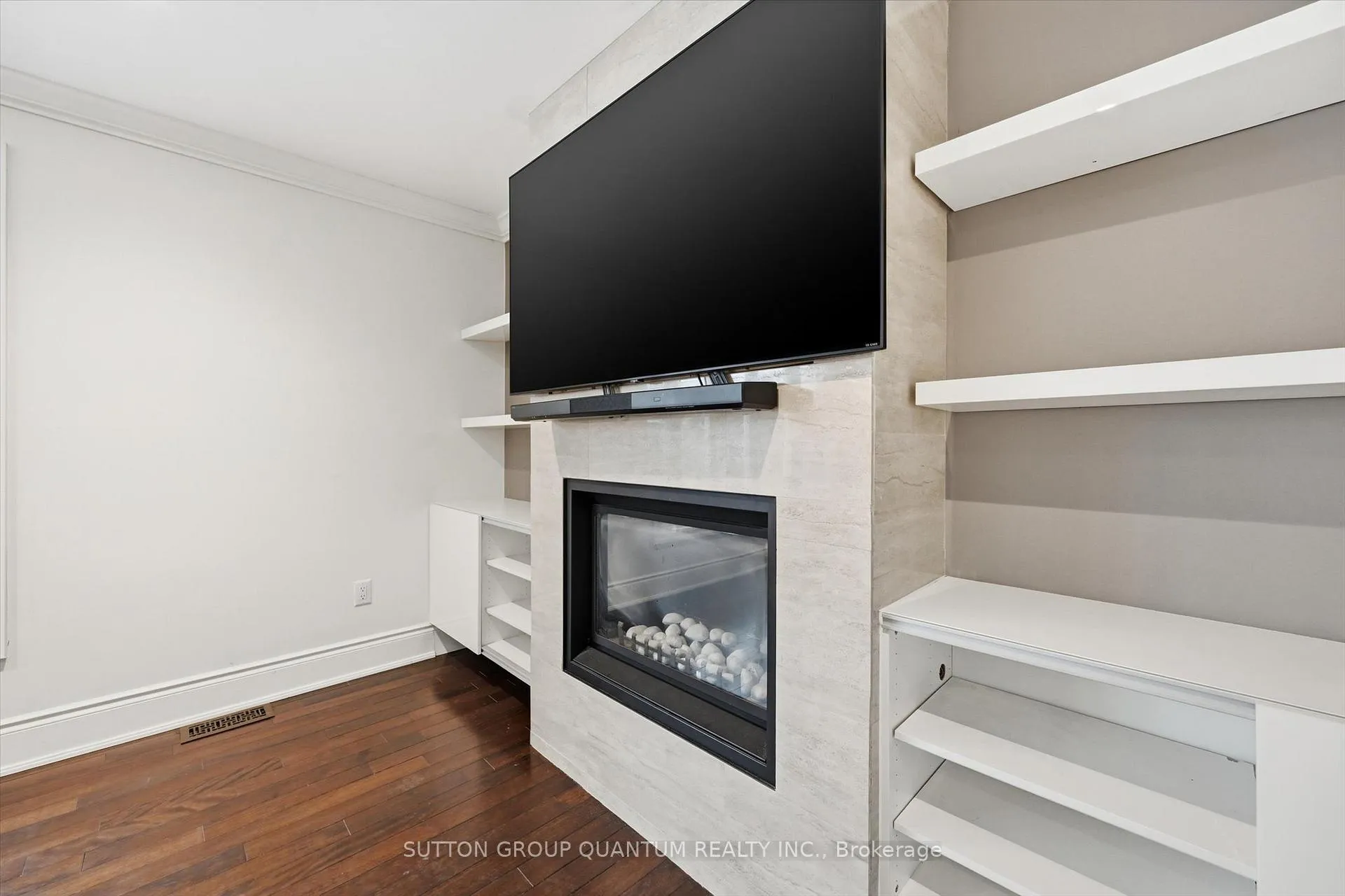 Photo 21 of 383 Cosburn Crescent, Burlington, Shoreacres — HOMEH