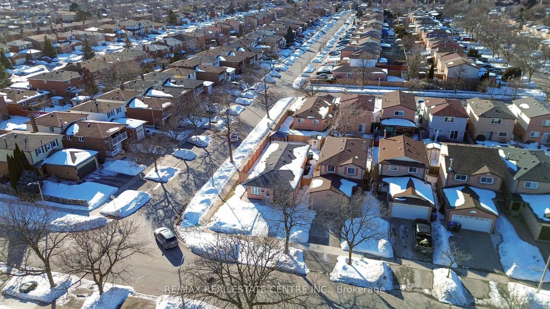 Photo 45 of 67 Talbot Street, Brampton, Brampton West — HOMEH
