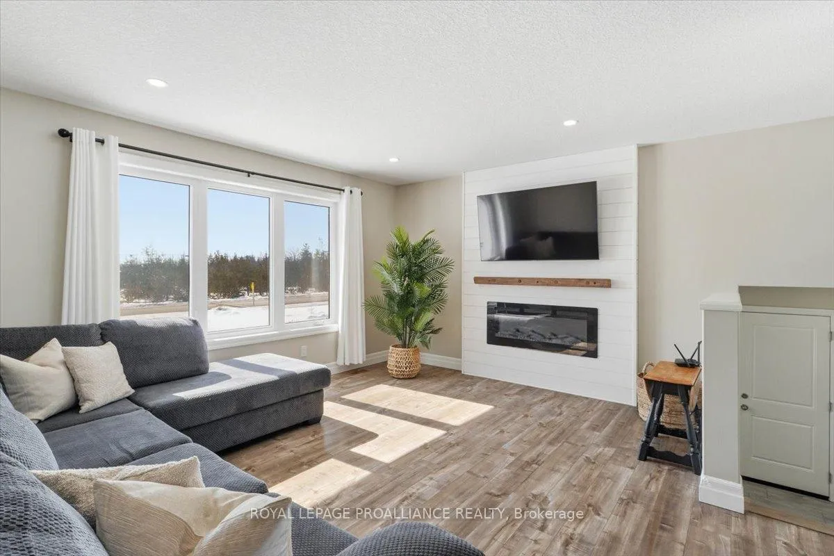 Photo 7 of 1477 Melrose Road, Tyendinaga, Tyendinaga Township — HOMEH