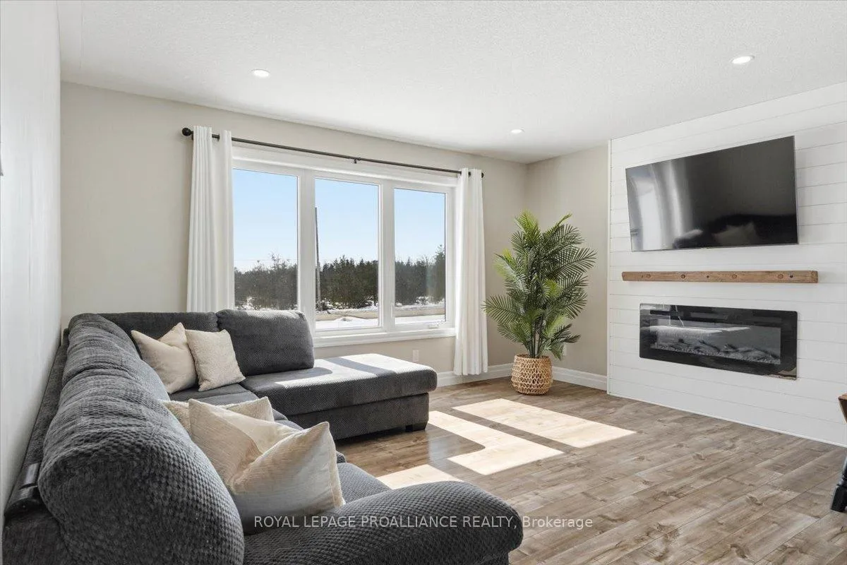 Photo 11 of 1477 Melrose Road, Tyendinaga, Tyendinaga Township — HOMEH