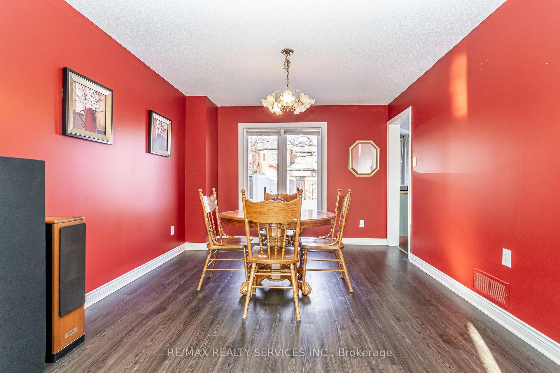 Photo 10 of 7 Laidlaw Avenue, Brampton, Westgate — HOMEH
