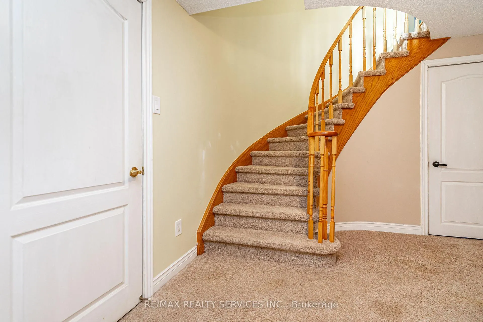 Photo 39 of 7 Laidlaw Avenue, Brampton, Westgate — HOMEH