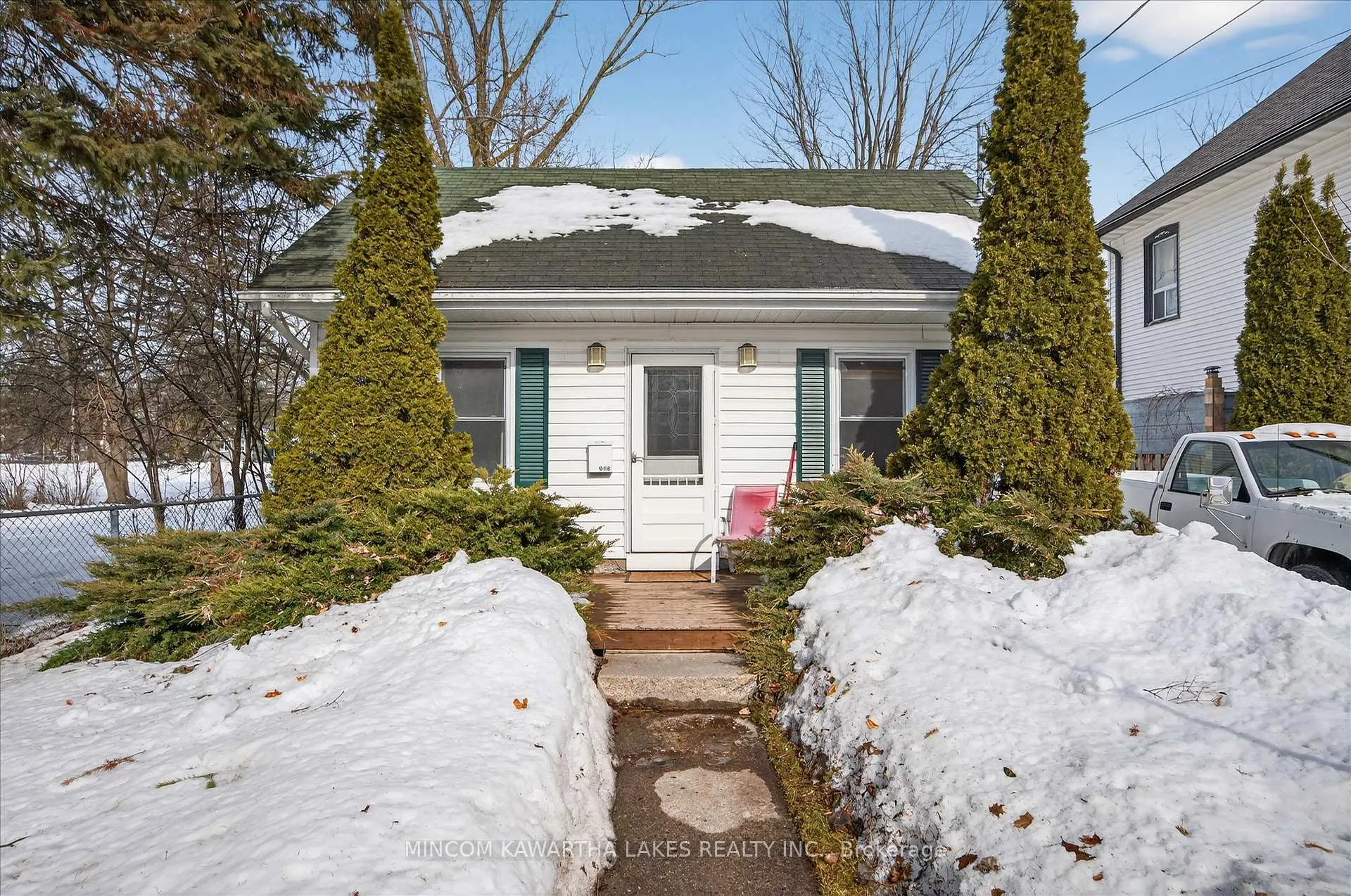 Photo 1 of 668 Brown Street, Peterborough, Otonabee Ward 1 — HOMEH