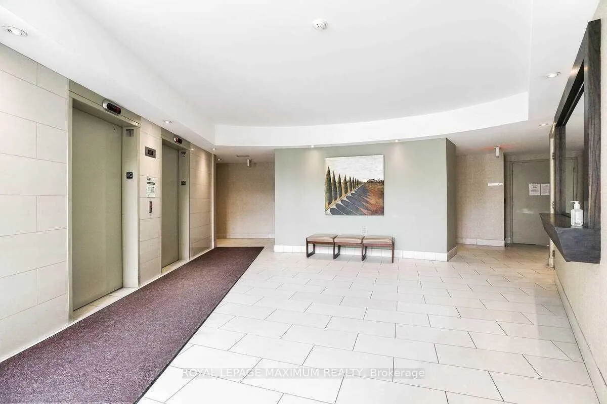 Photo 4 of Unit Ph7, 8201 Islington Avenue, Vaughan, Islington Woods — HOMEH
