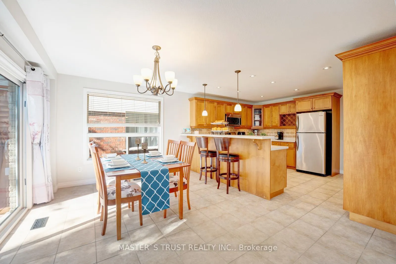 Photo 10 of 5 Howden Crescent, Guelph, Pineridge/Westminster Woods — HOMEH