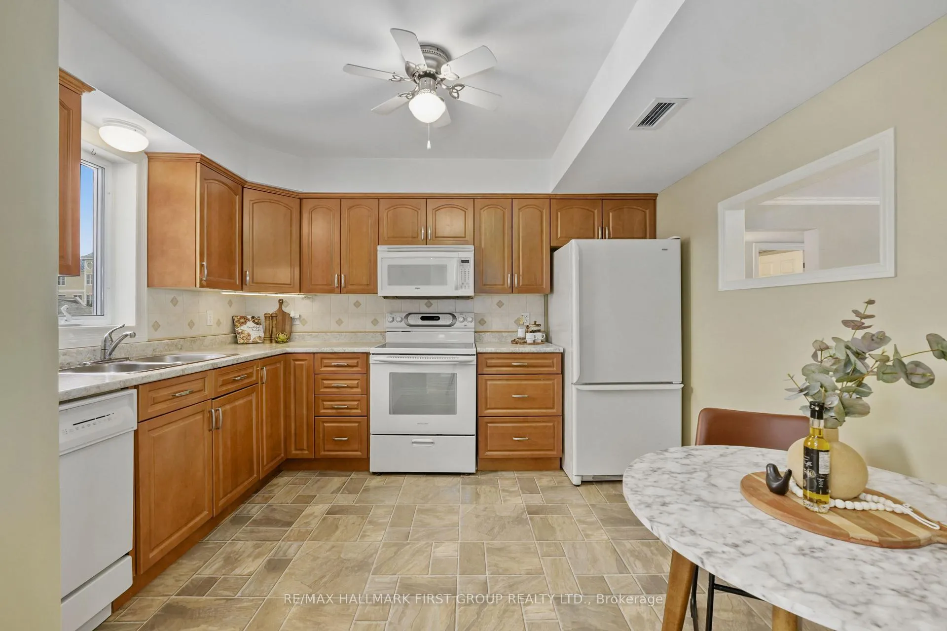 Photo 12 of Unit 306, 107 Marisa Lane, Cobourg — HOMEH
