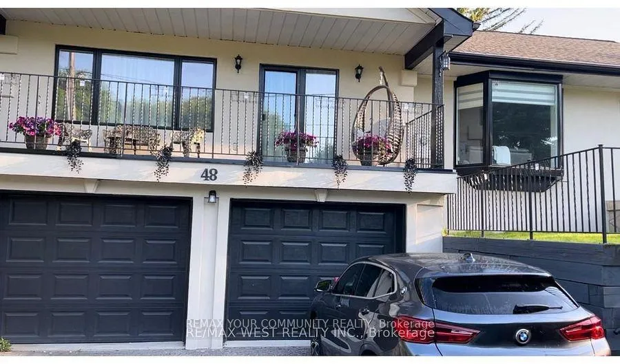 Front of 48 Clearview Heights N