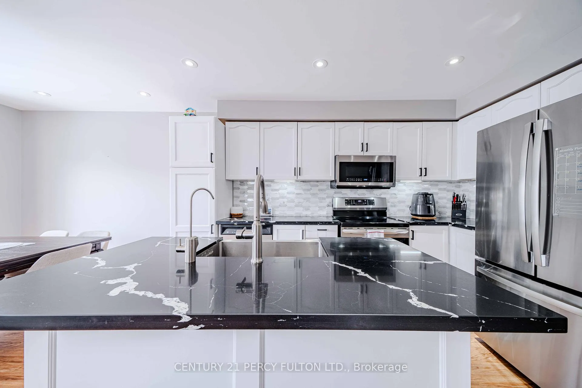 Photo 13 of 1276 Ashgrove Crescent, Oshawa, Pinecrest — HOMEH
