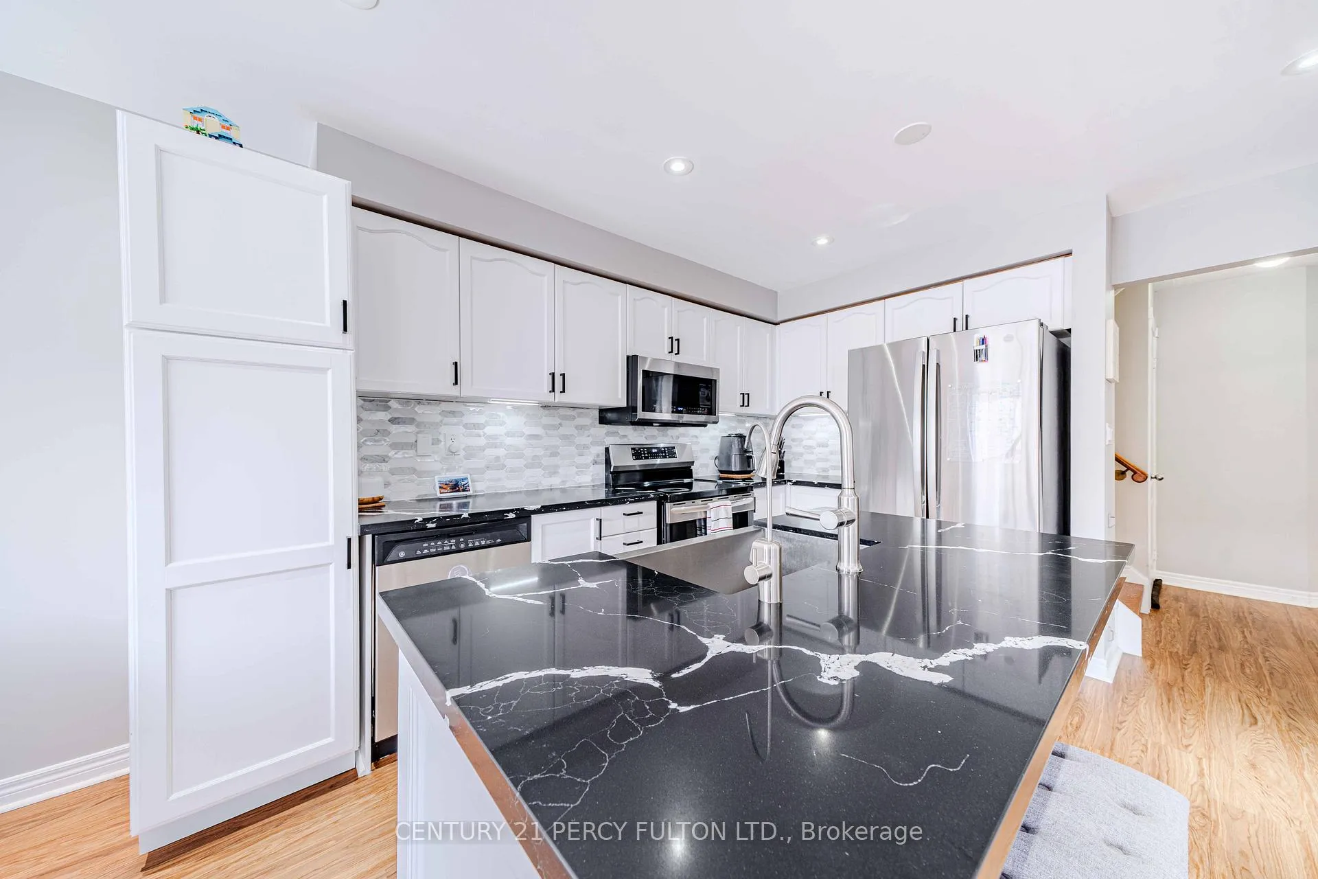 Photo 14 of 1276 Ashgrove Crescent, Oshawa, Pinecrest — HOMEH
