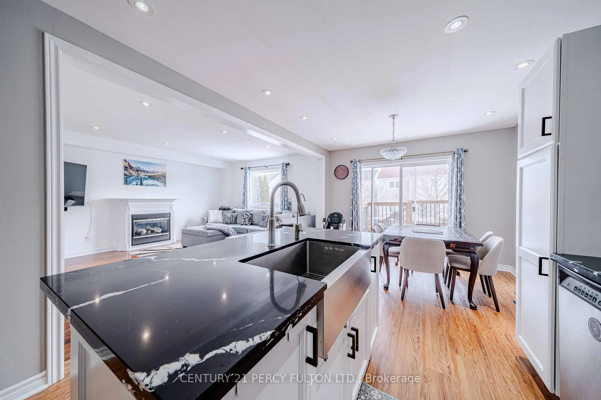 Photo 16 of 1276 Ashgrove Crescent, Oshawa, Pinecrest — HOMEH