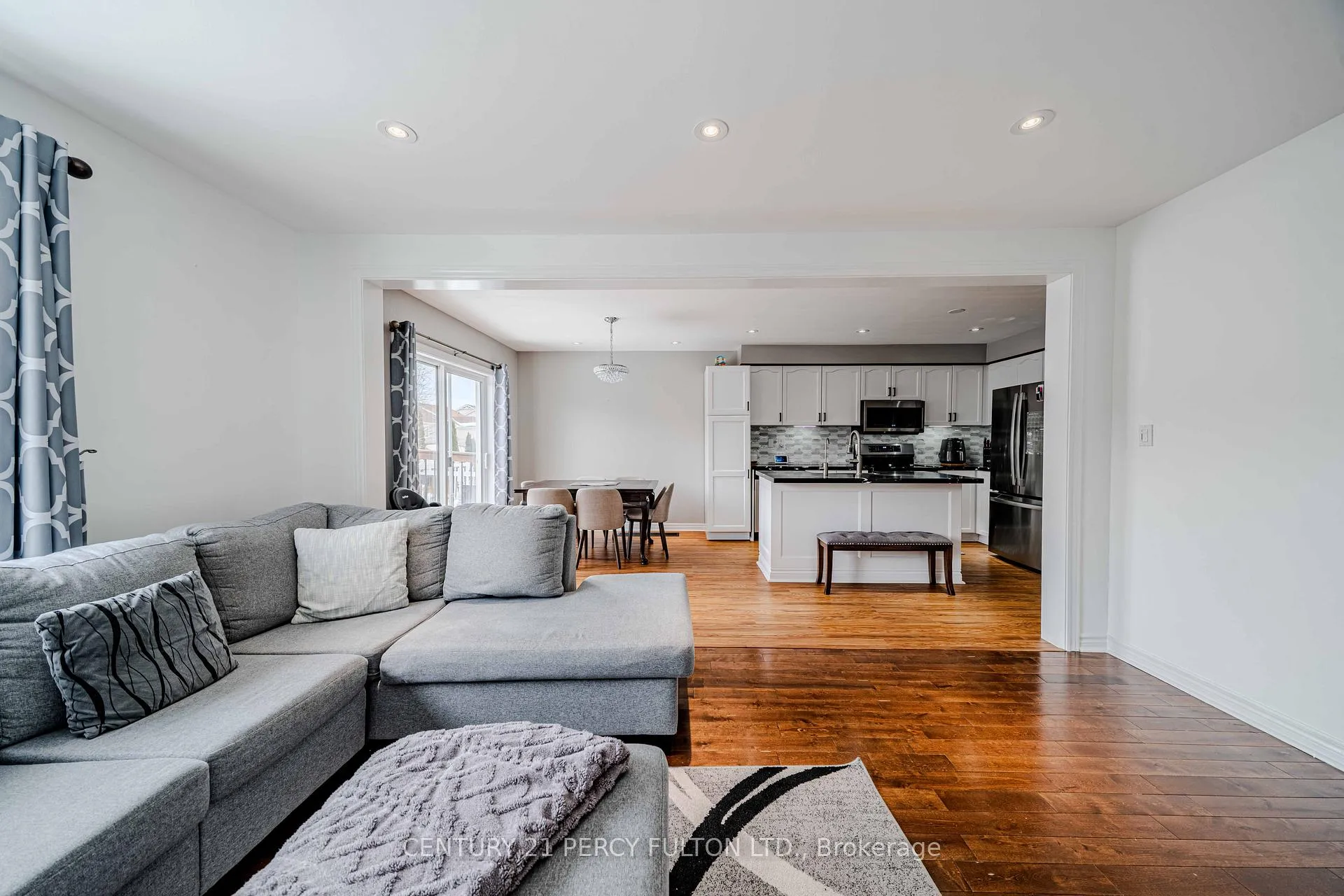 Photo 21 of 1276 Ashgrove Crescent, Oshawa, Pinecrest — HOMEH