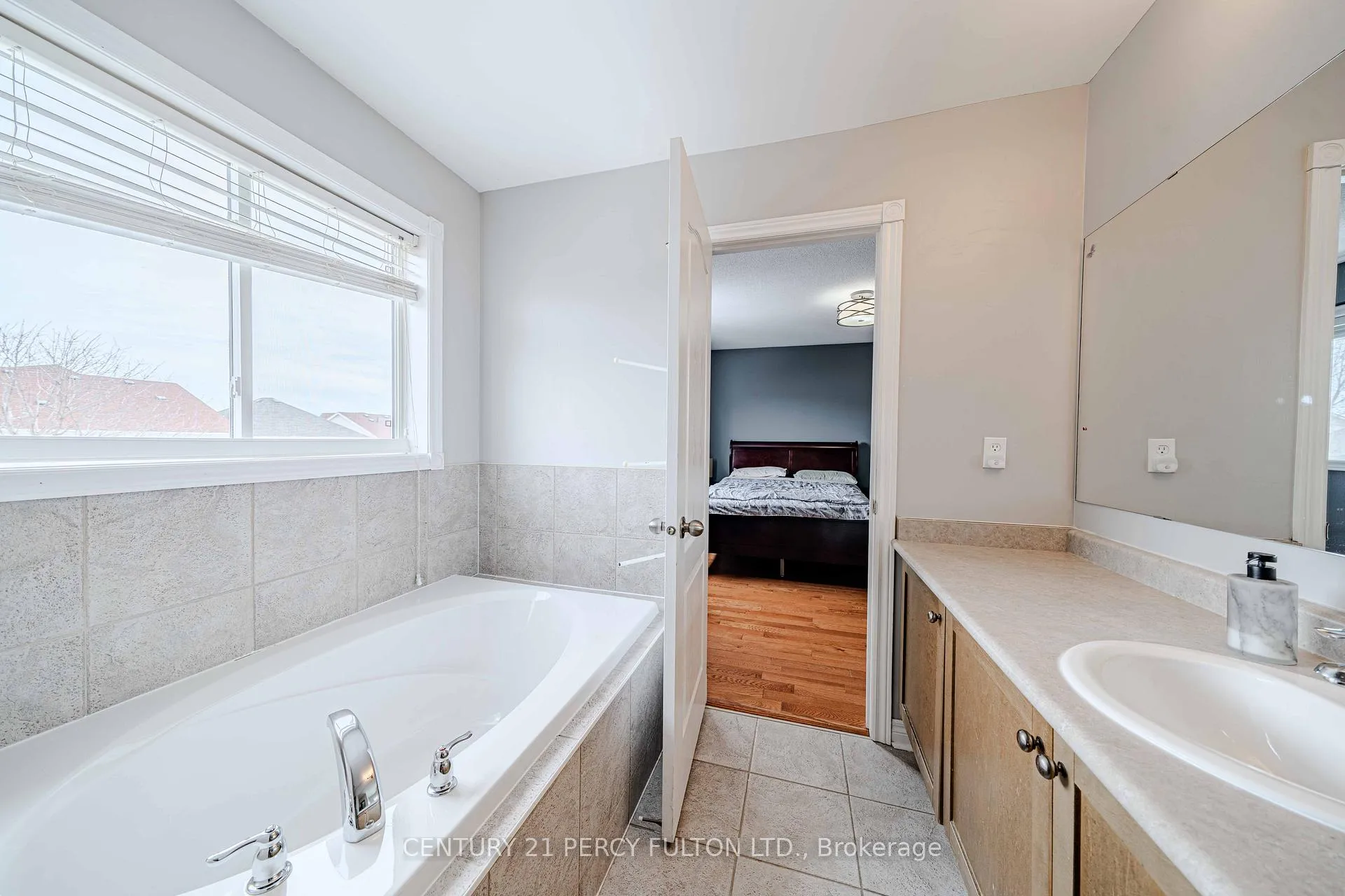 Photo 27 of 1276 Ashgrove Crescent, Oshawa, Pinecrest — HOMEH