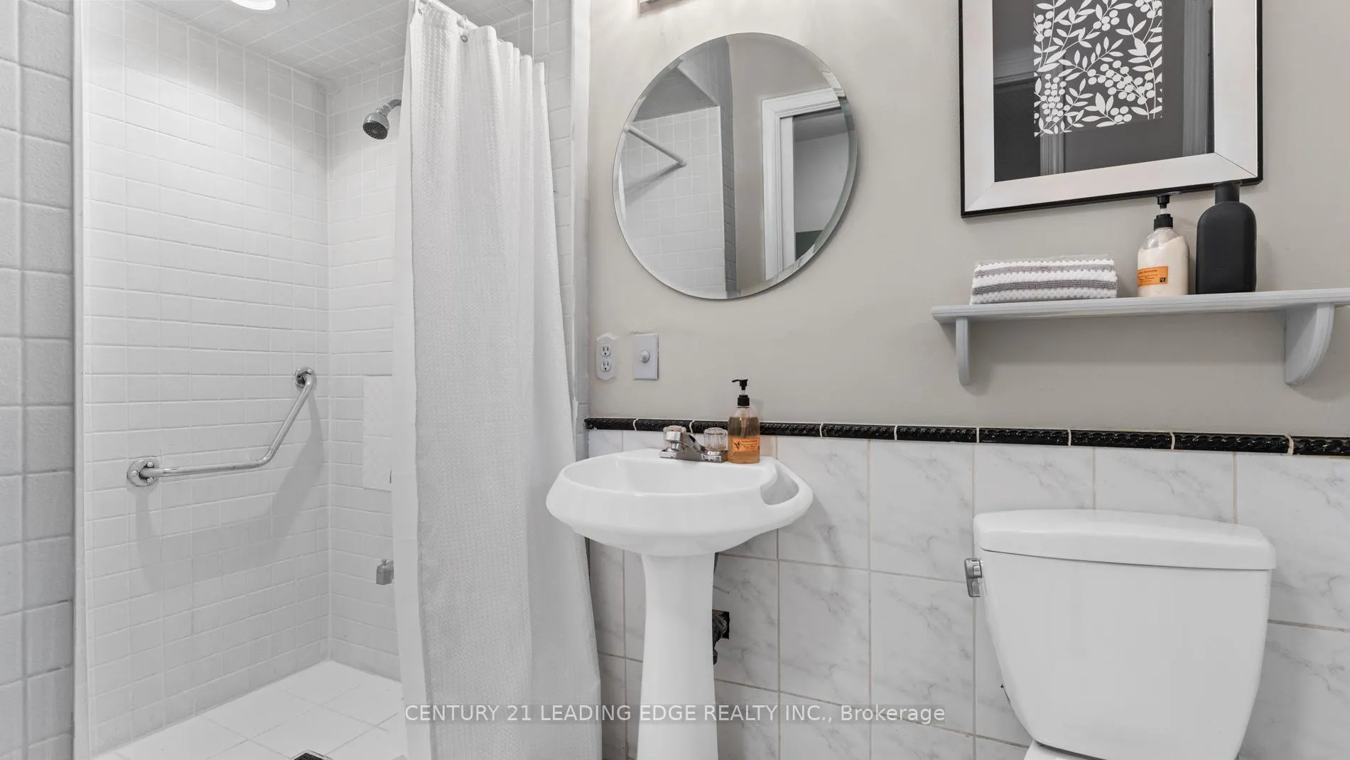 Photo 5 of 42 Tanager Square, Brampton, Heart Lake West — HOMEH