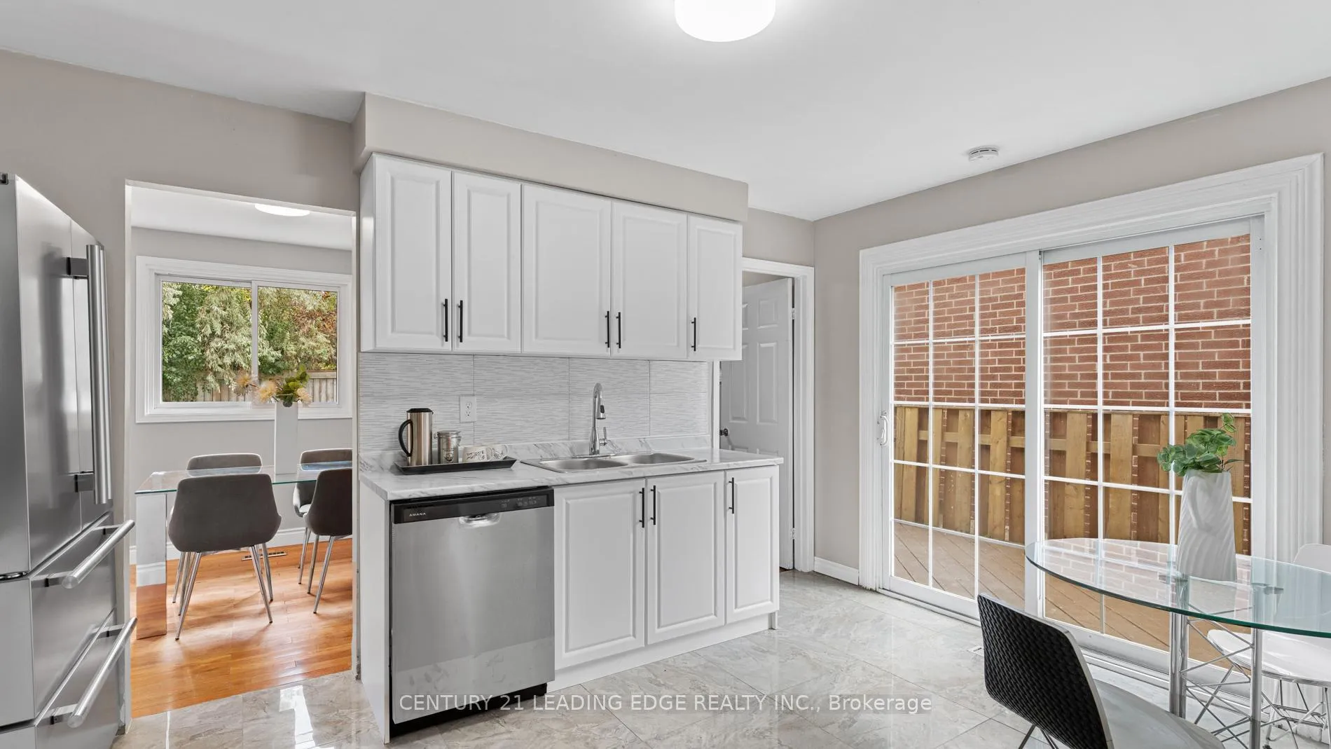 Photo 9 of 42 Tanager Square, Brampton, Heart Lake West — HOMEH