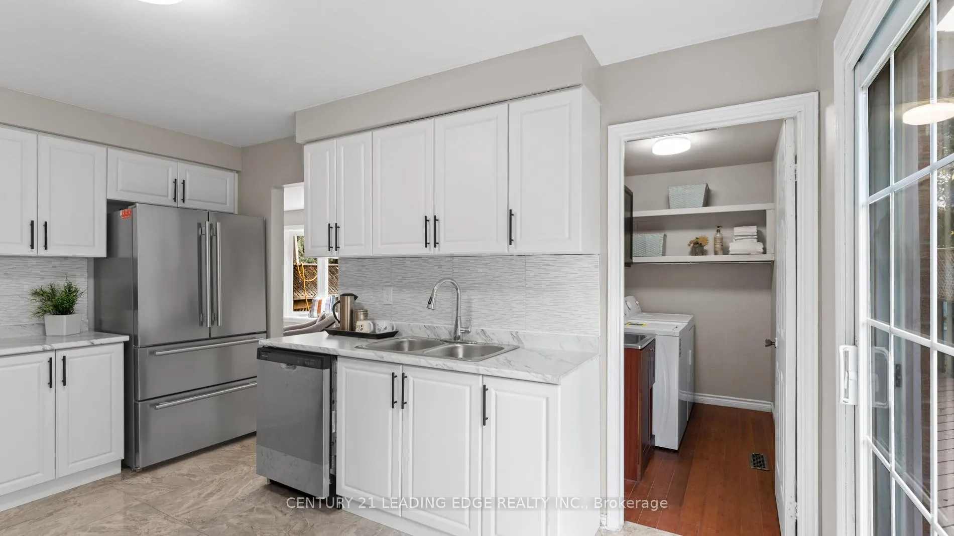 Photo 10 of 42 Tanager Square, Brampton, Heart Lake West — HOMEH