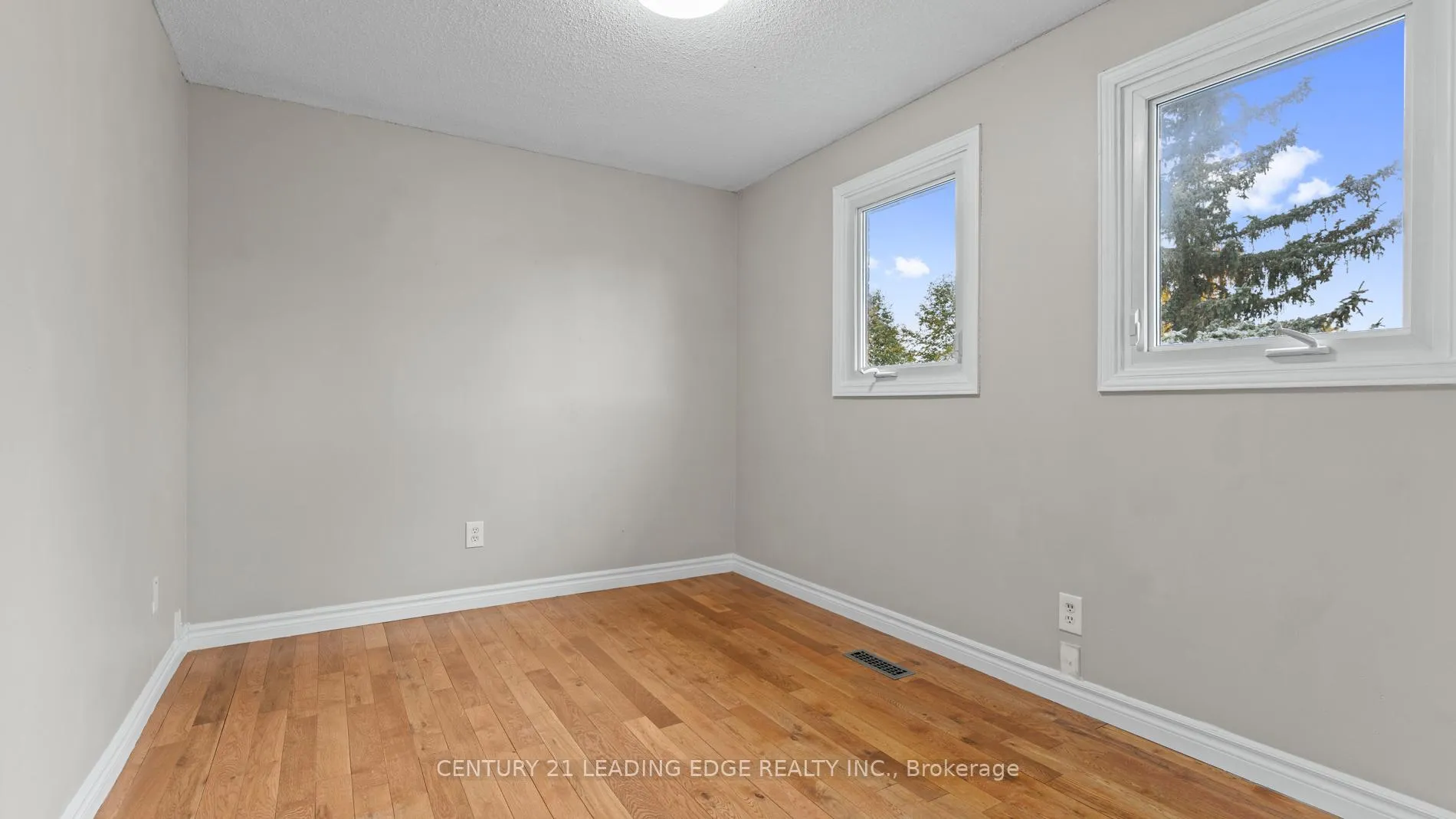 Photo 19 of 42 Tanager Square, Brampton, Heart Lake West — HOMEH