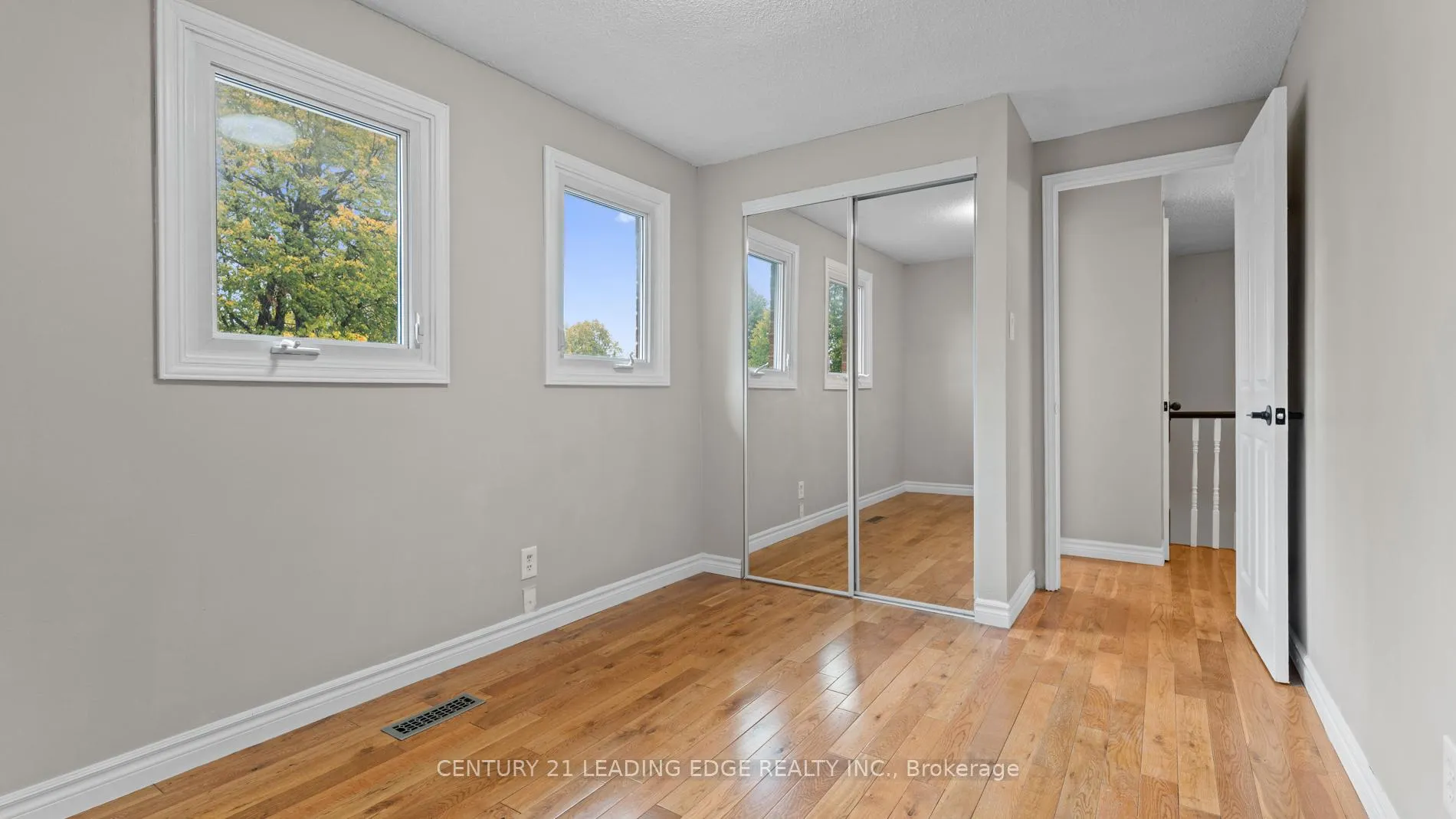 Photo 20 of 42 Tanager Square, Brampton, Heart Lake West — HOMEH